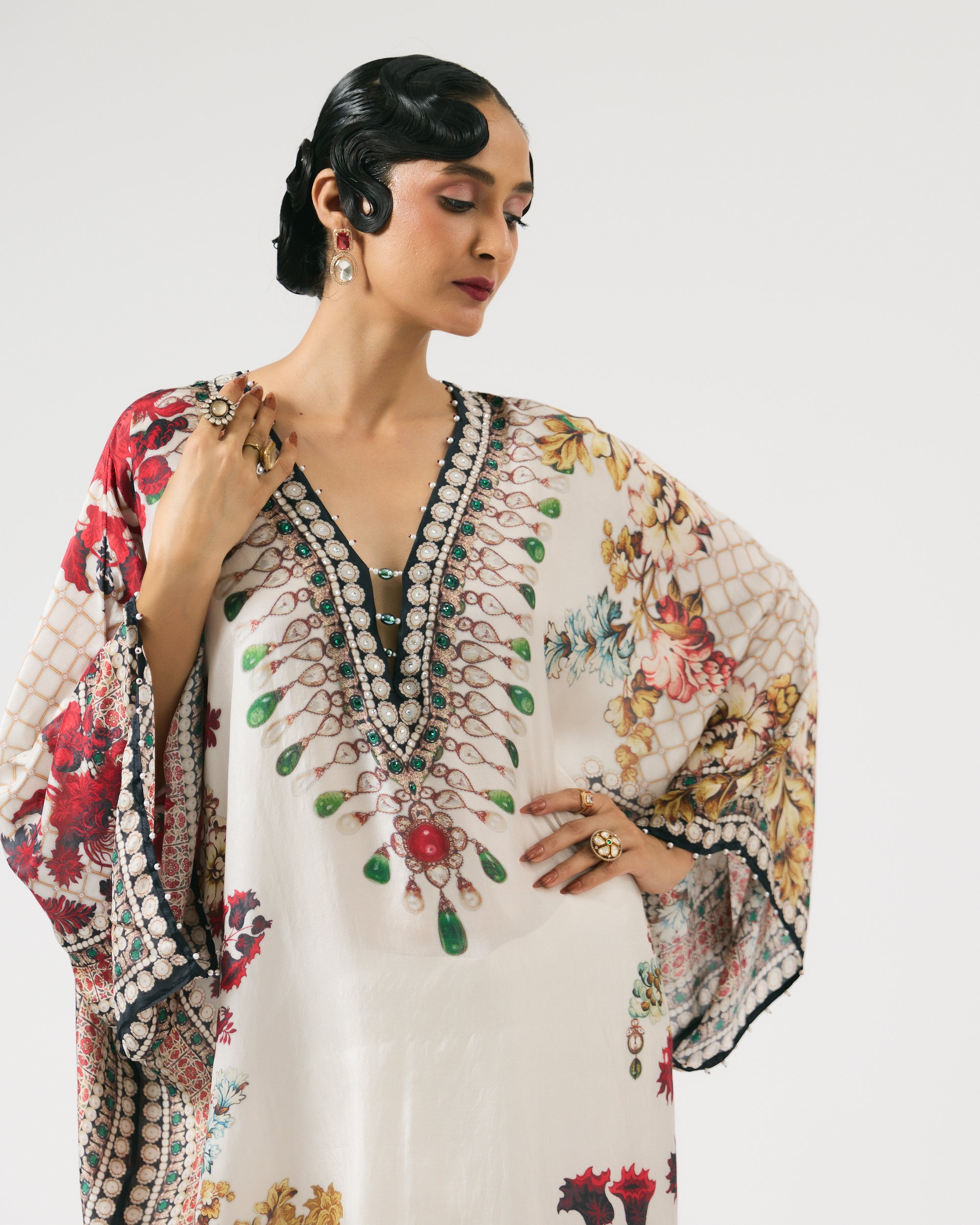 Nizam : Ghufrina - Ivory/Red