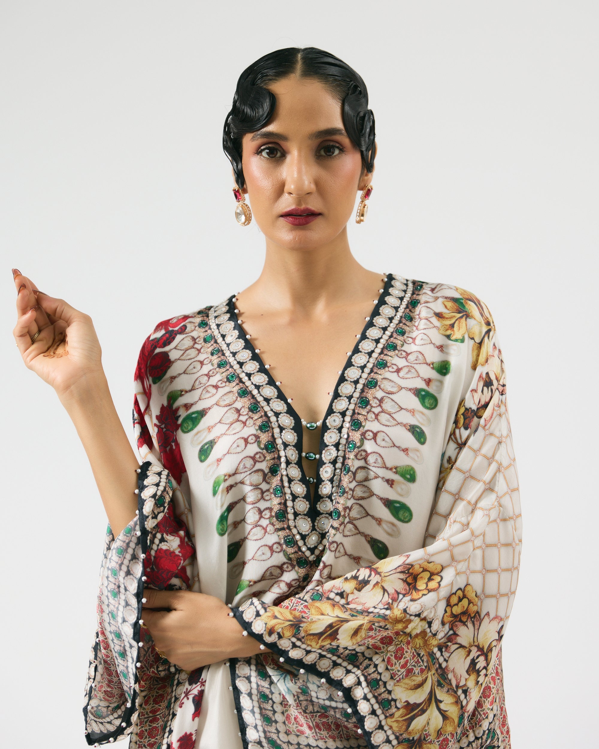 Nizam : Ghufrina - Ivory/Red