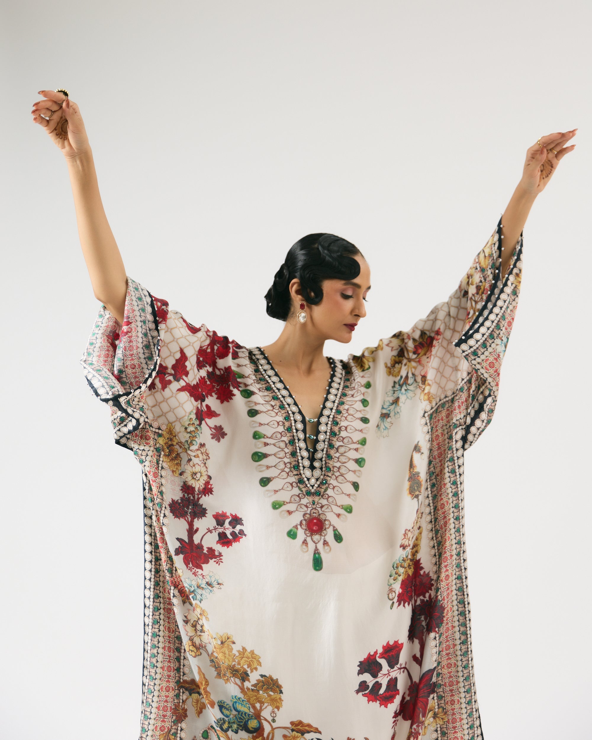 Nizam : Ghufrina - Ivory/Red