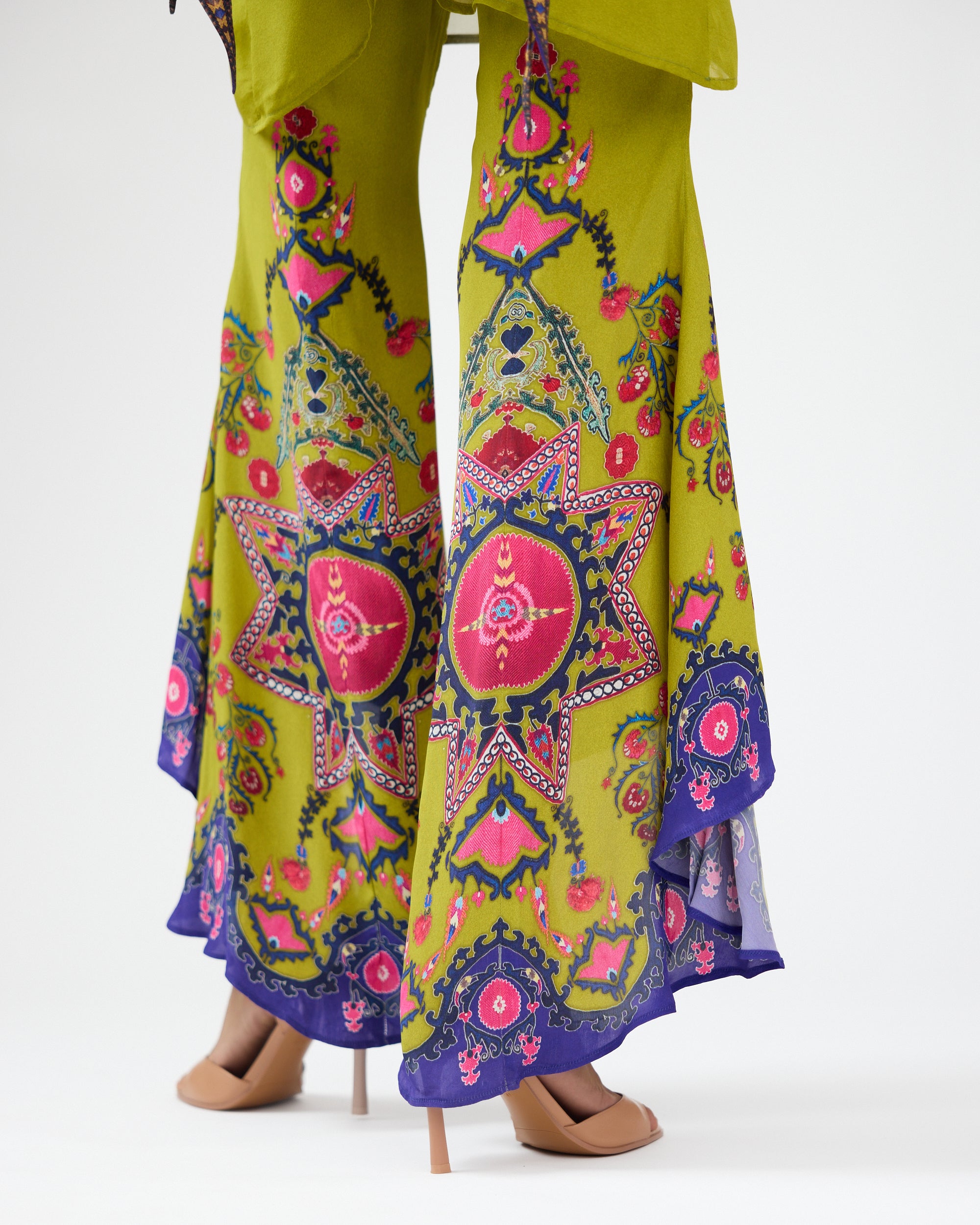 A Bukhara Summer : Gia - Lime