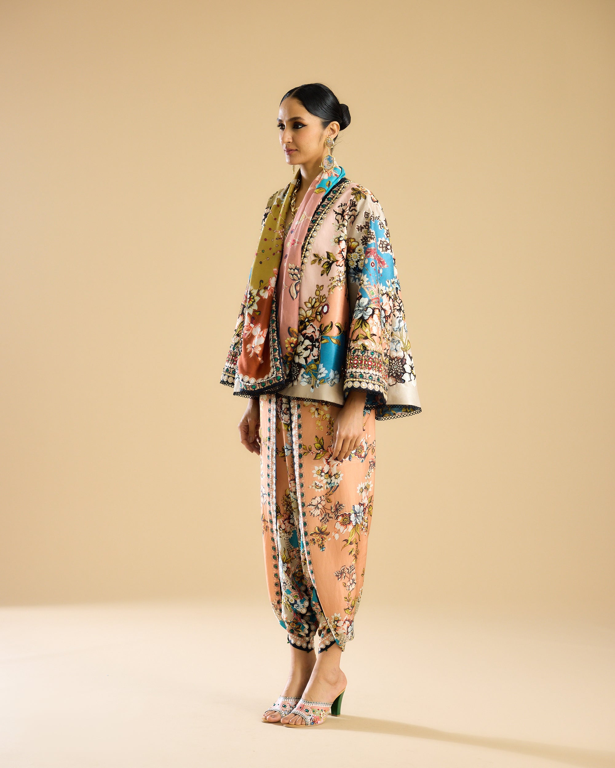 Nizam : Vagma - Ivory/Peach