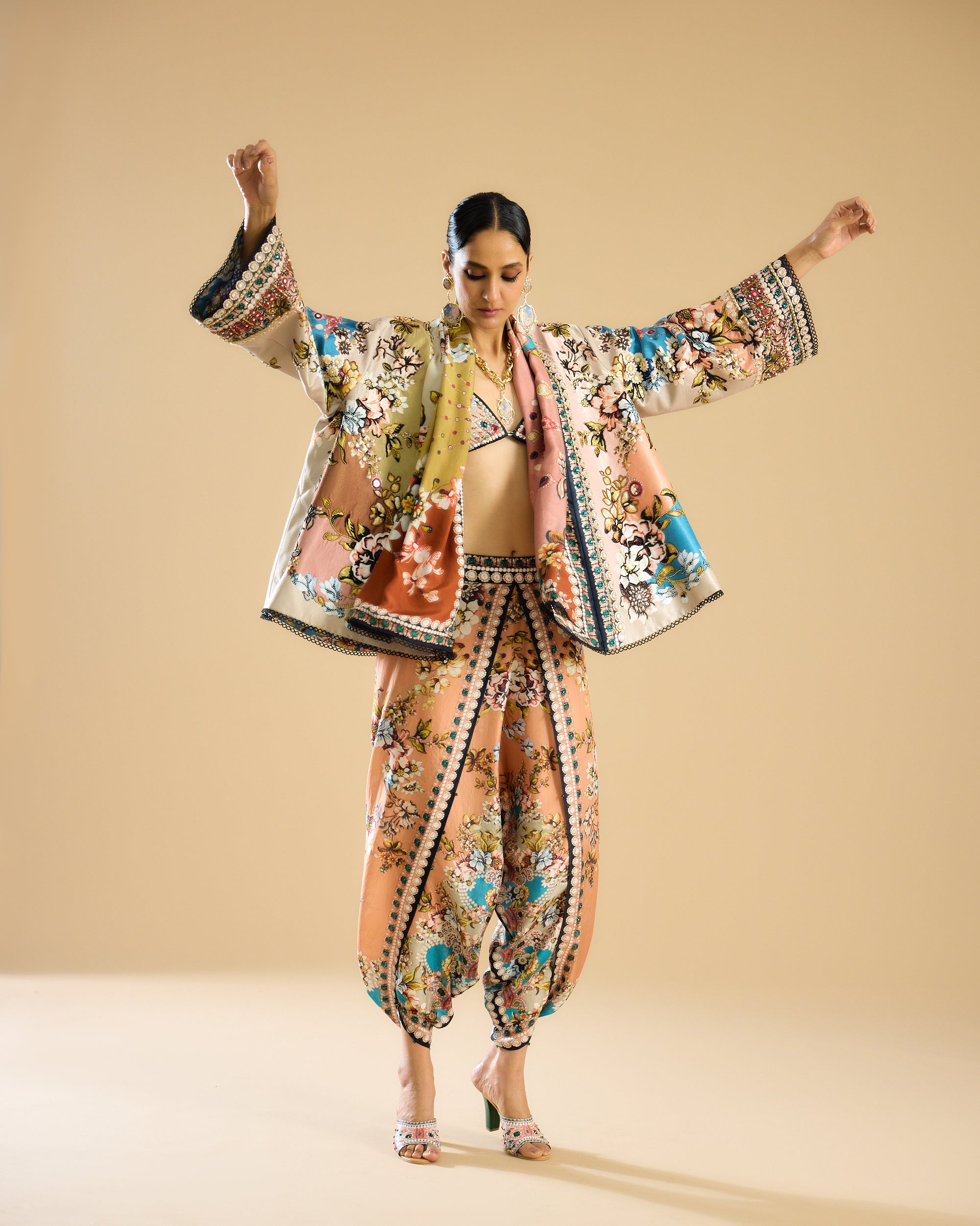 Nizam : Vagma - Ivory/Peach