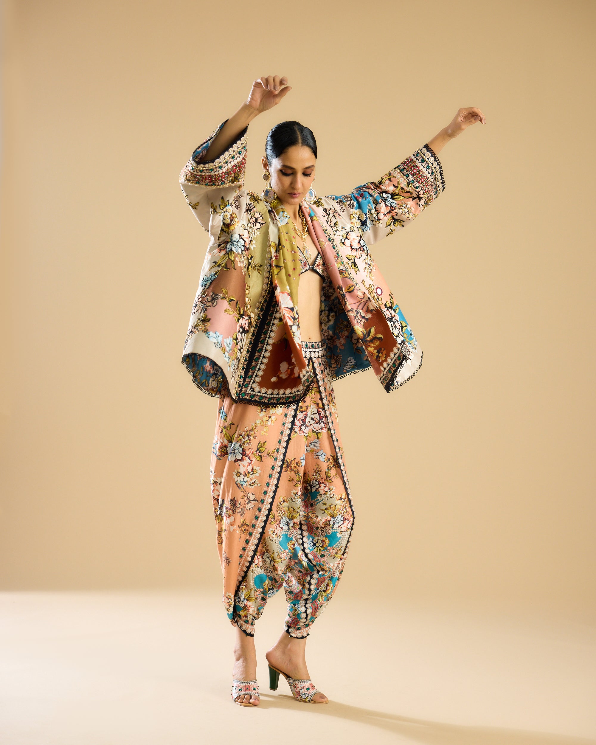 Nizam : Vagma - Ivory/Peach