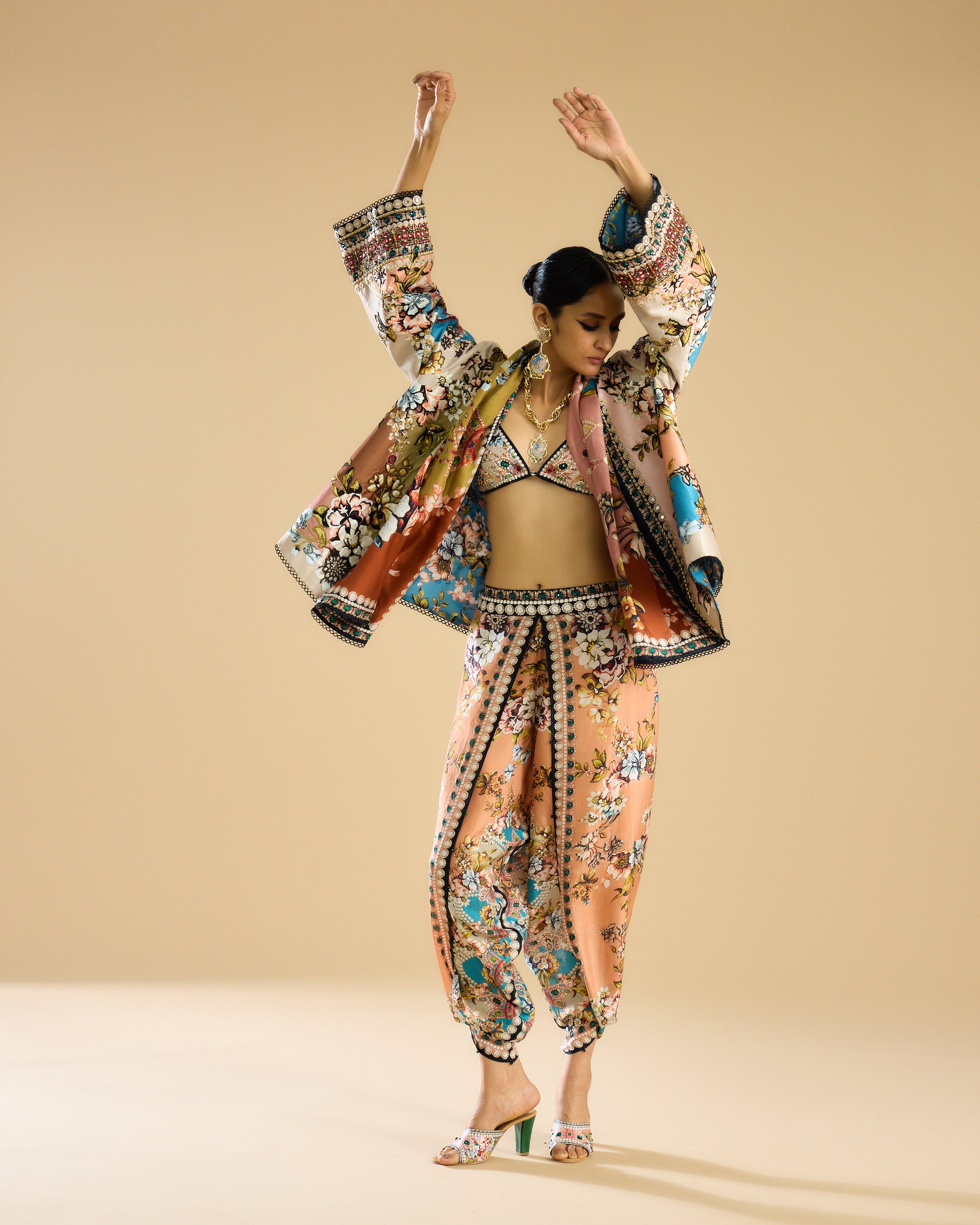 Nizam : Vagma - Ivory/Peach