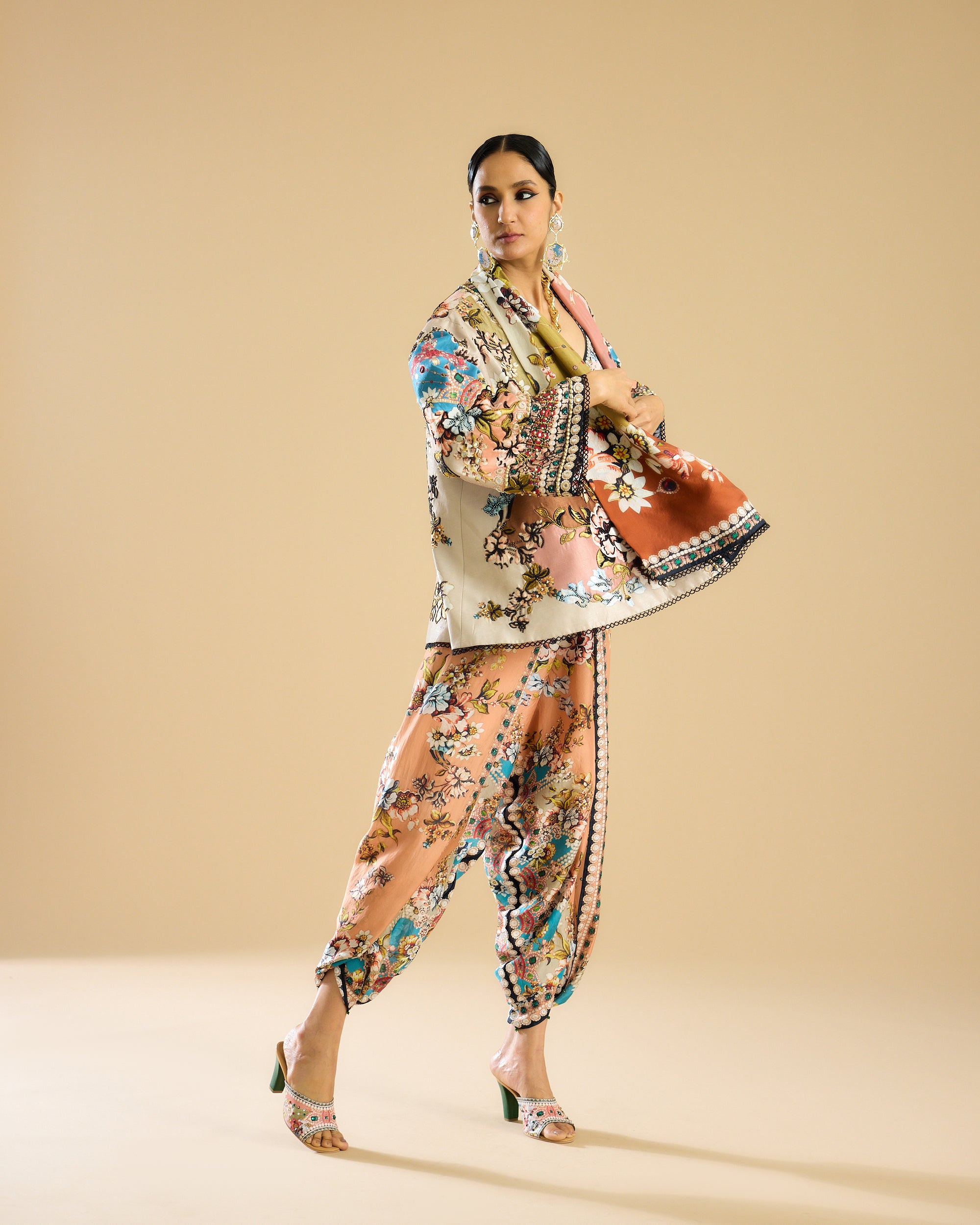 Nizam : Vagma - Ivory/Peach