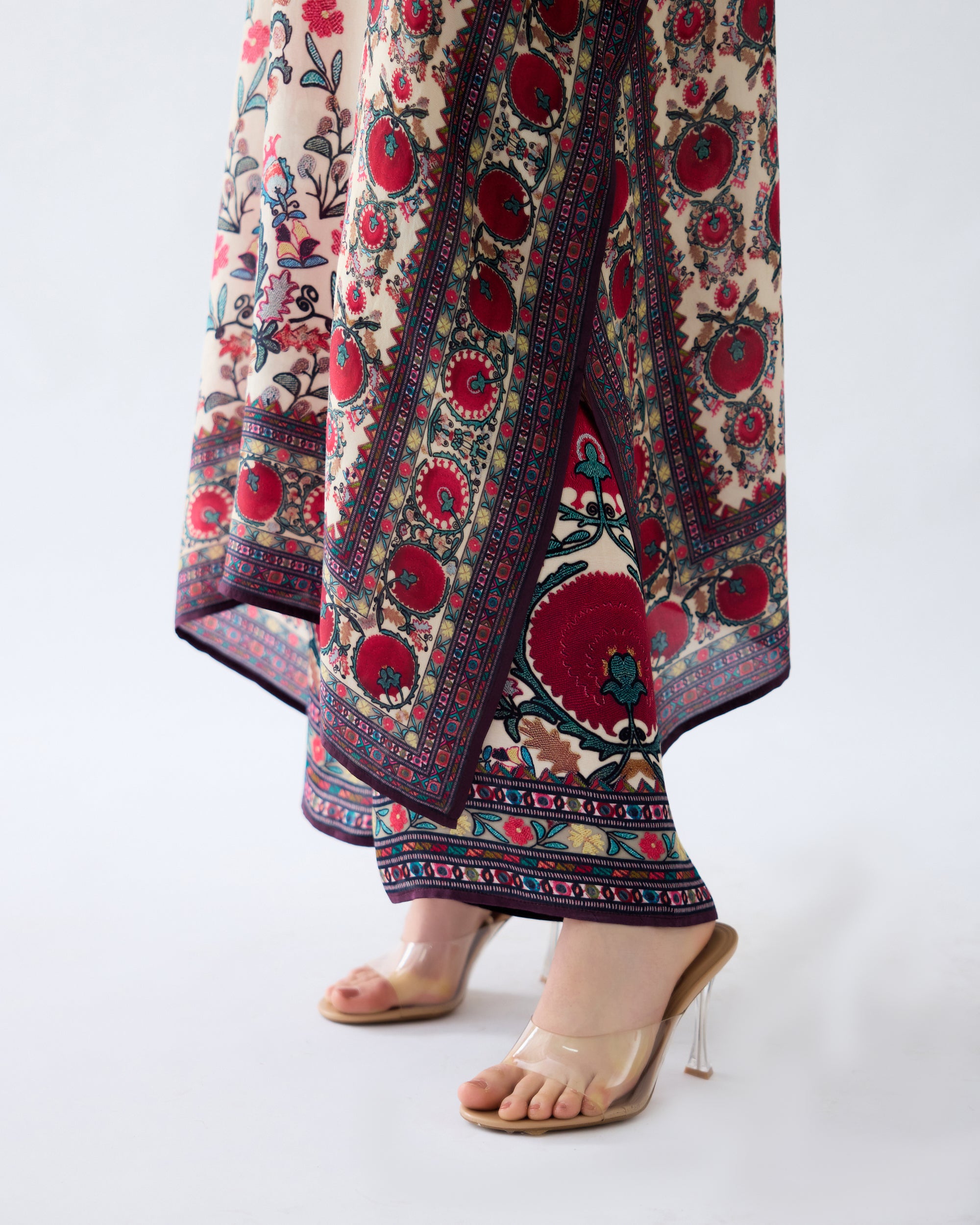 Bukhara : Ghufrina - Maroon