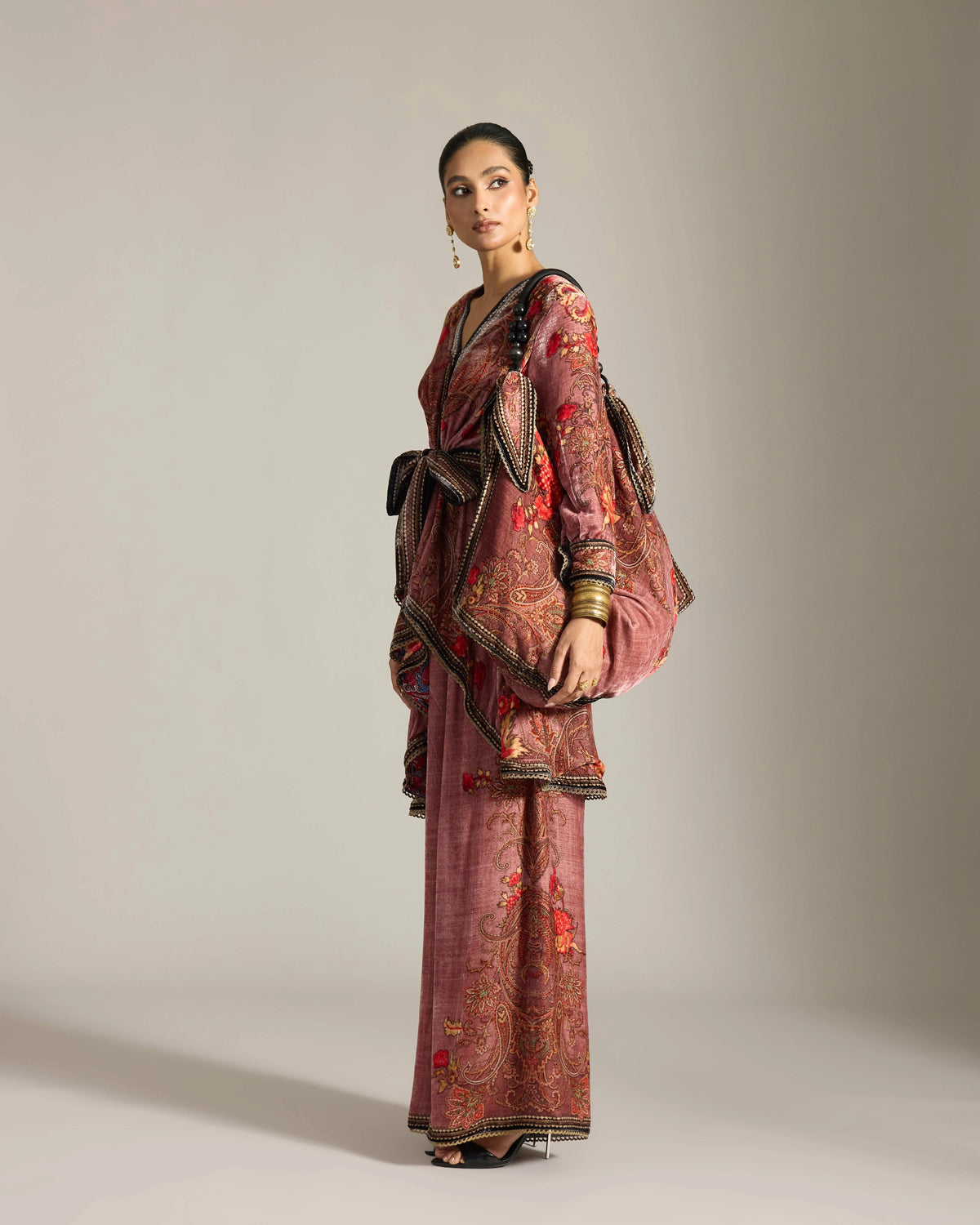 CHINTZ : Gomti