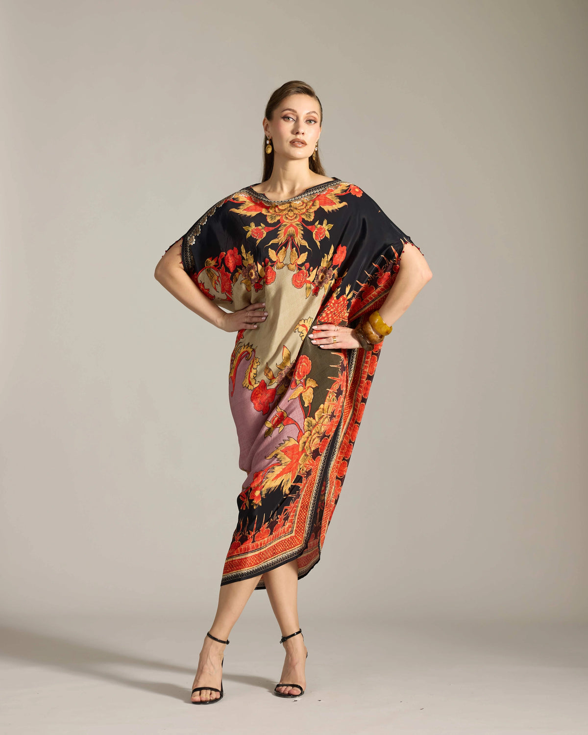 CHINTZ : Lajjo