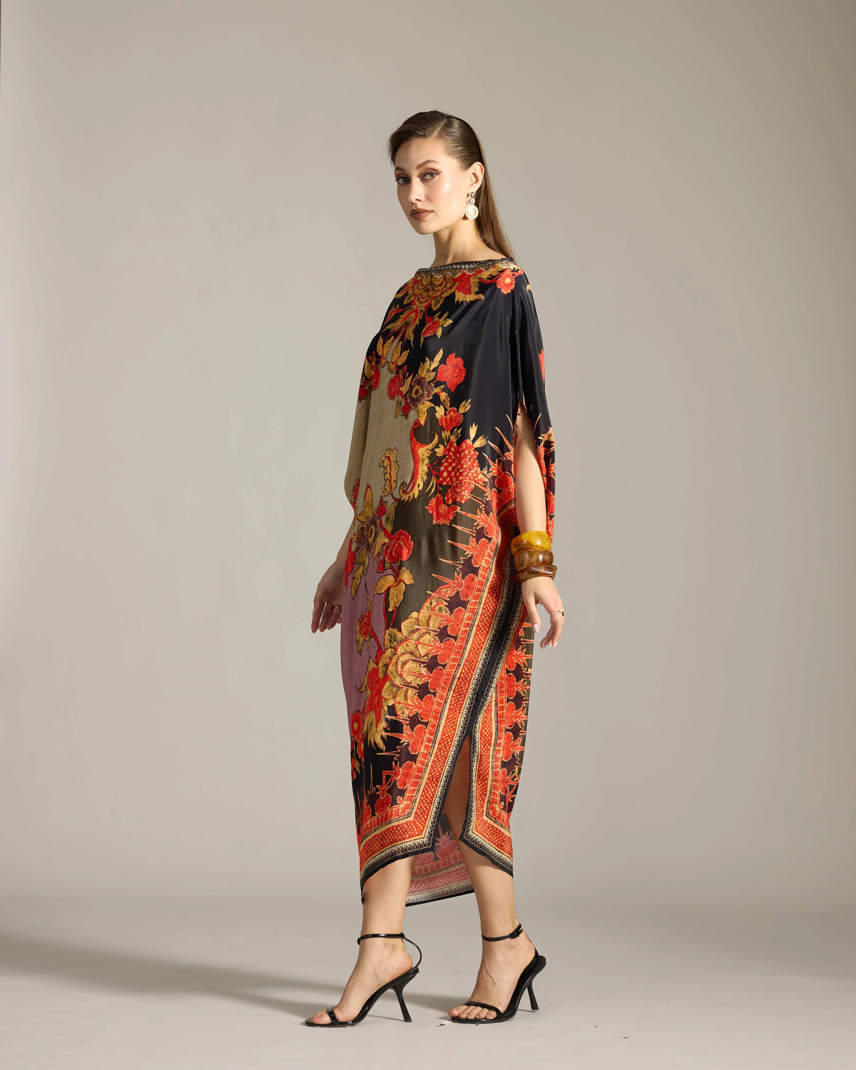 CHINTZ : Lajjo