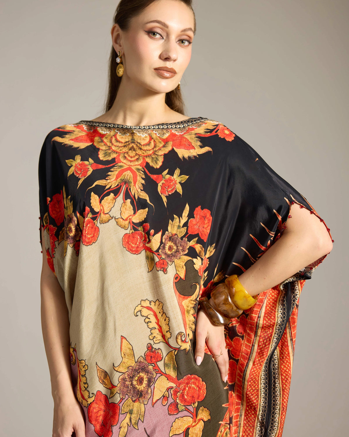 CHINTZ : Lajjo