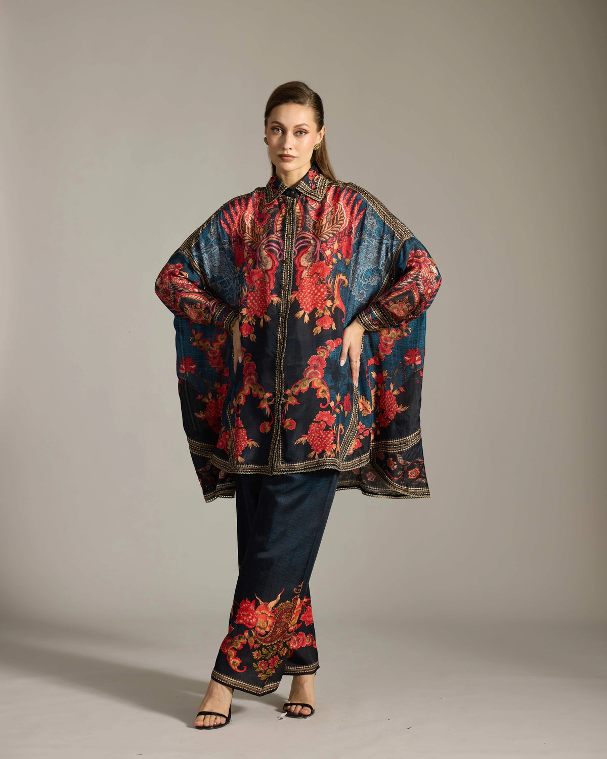CHINTZ : Nilomi