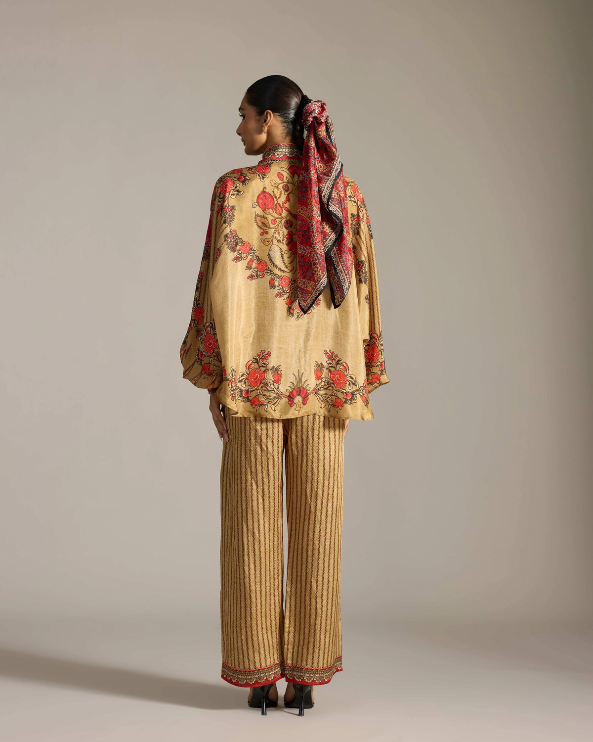 CHINTZ : Faiza