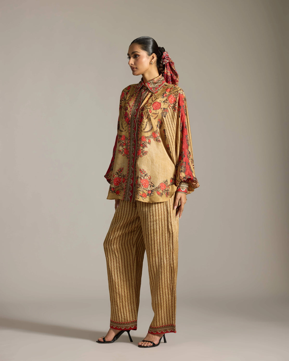 CHINTZ : Faiza