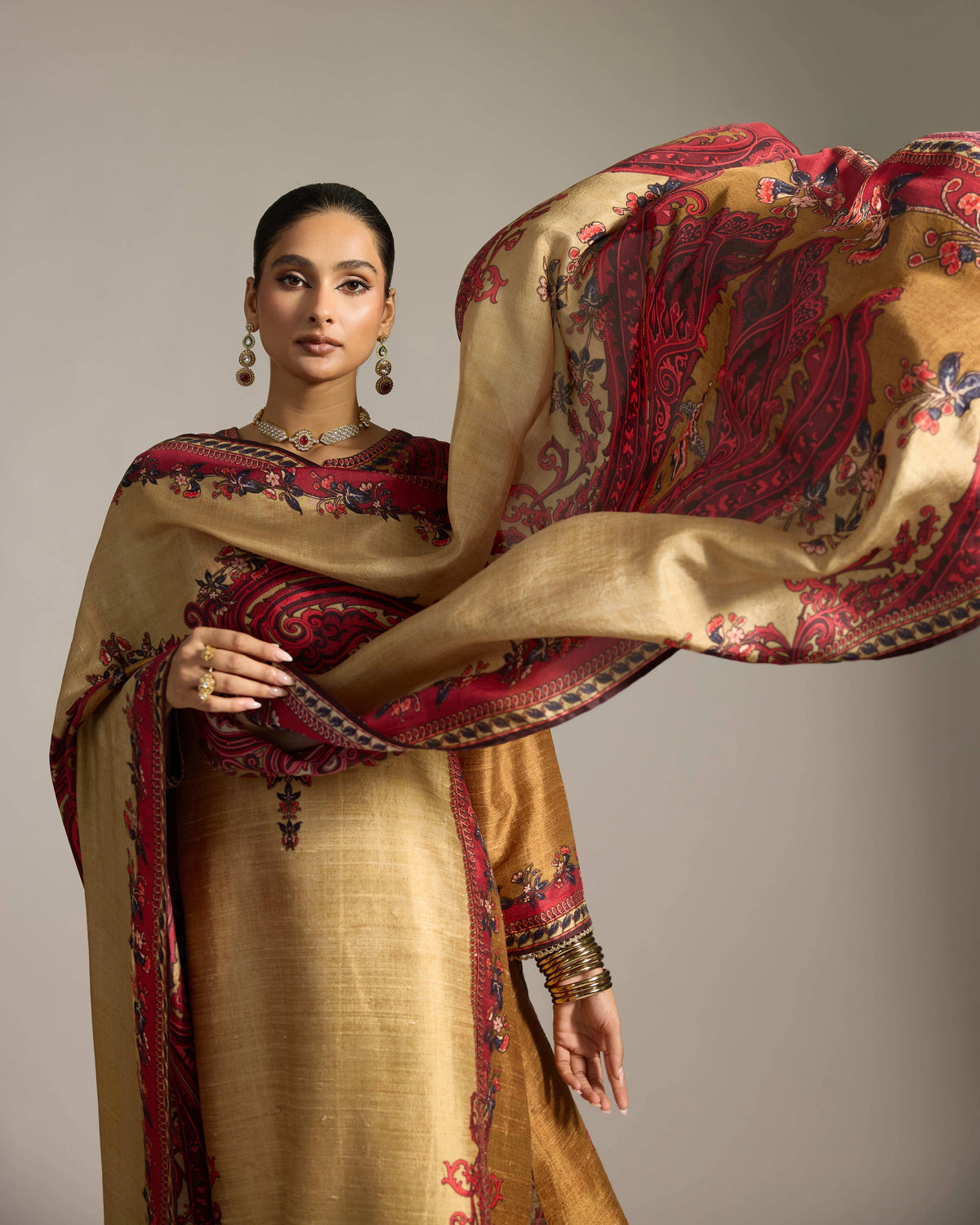 CHINTZ : Amrapali