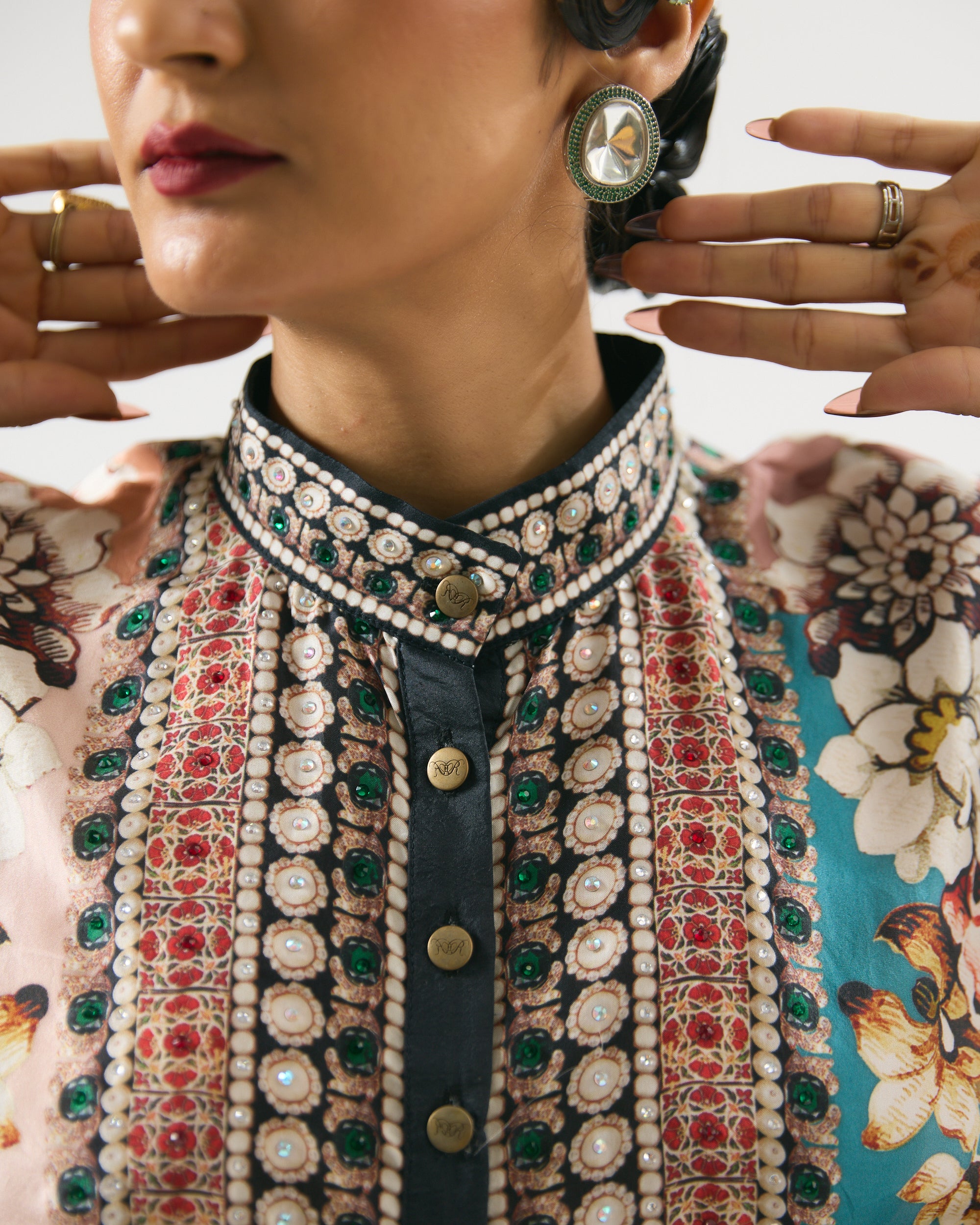 Nizam : Chanel 36" - Multi