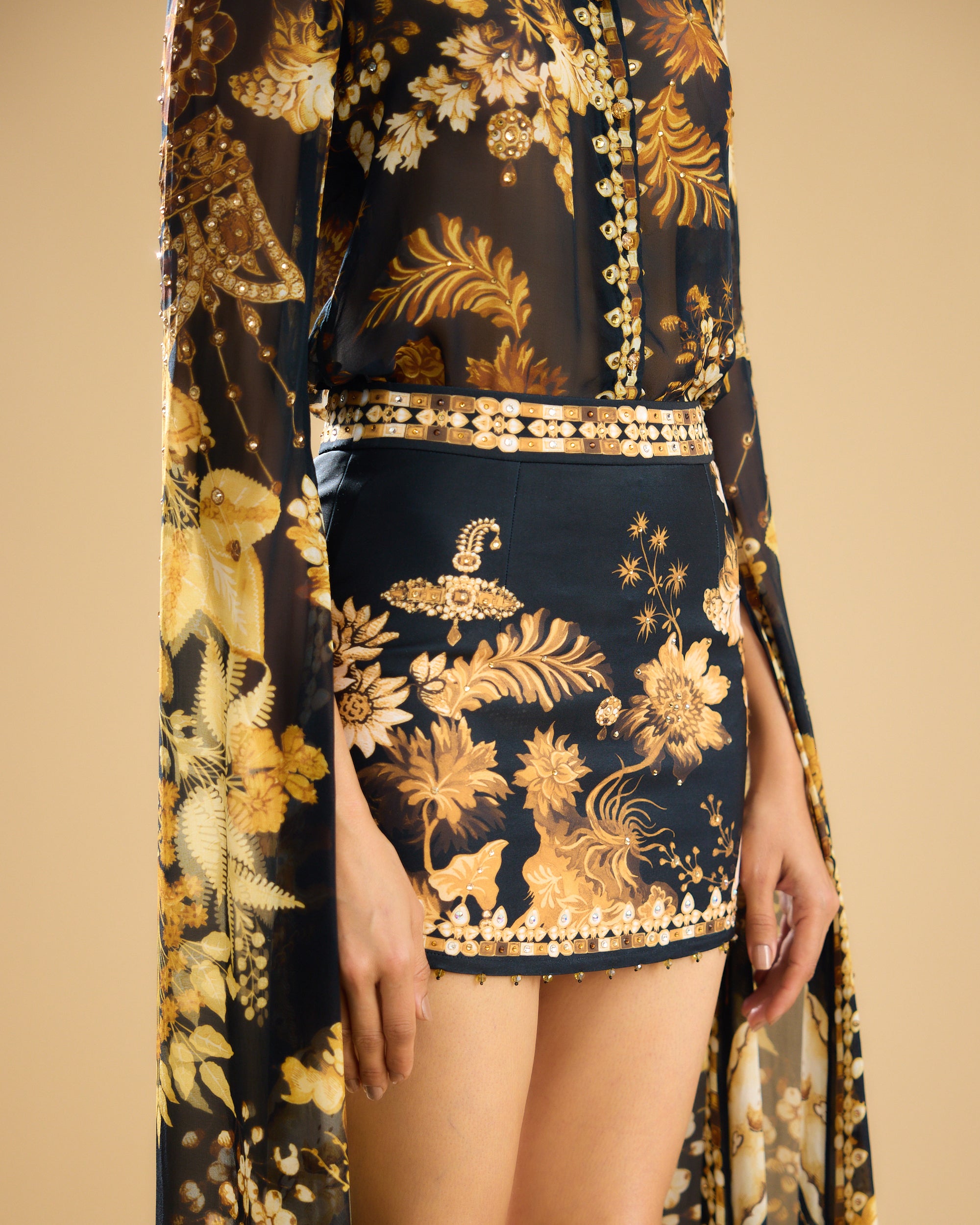 Nizam : Maaya - Black/Gold