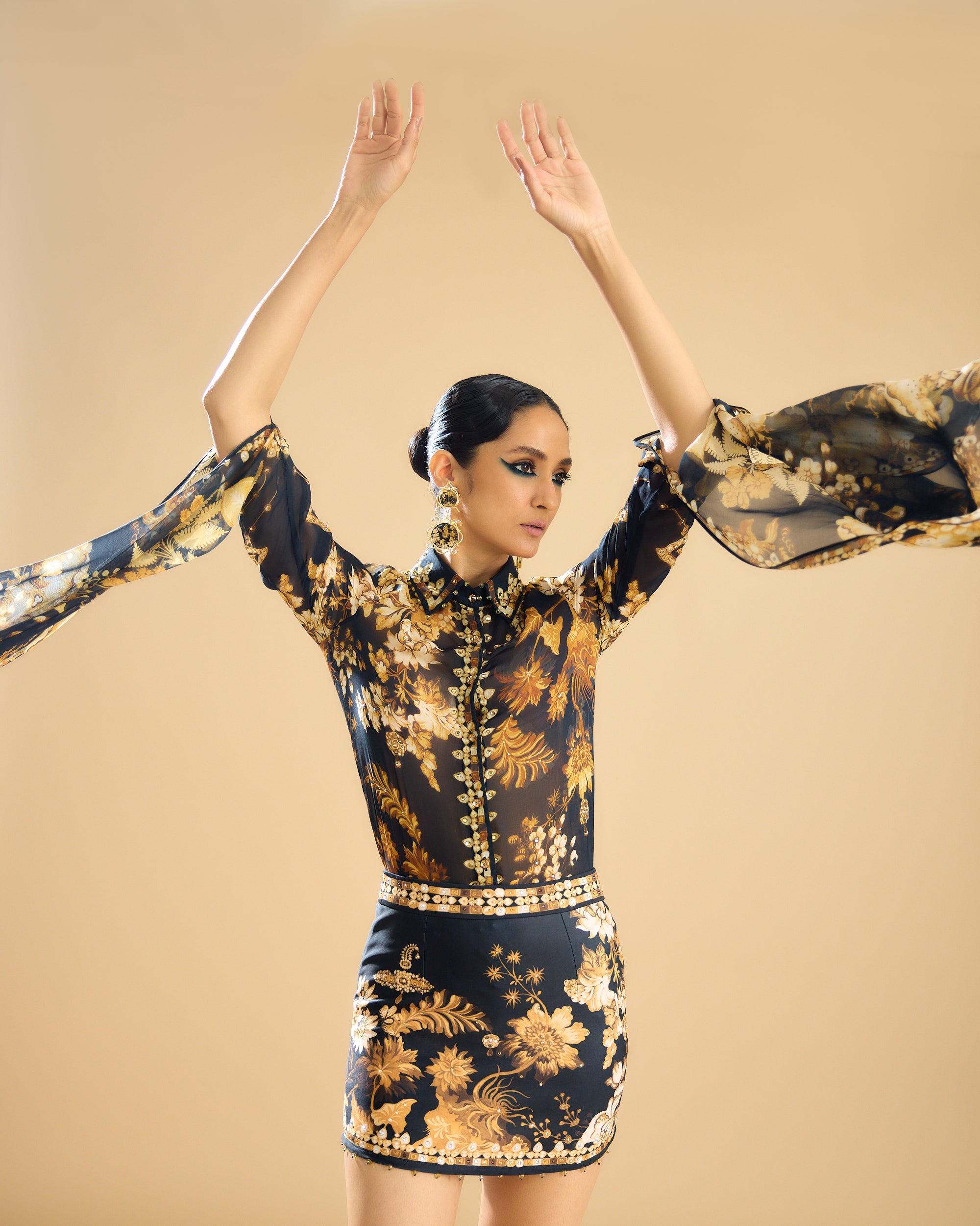 Nizam : Maaya - Black/Gold