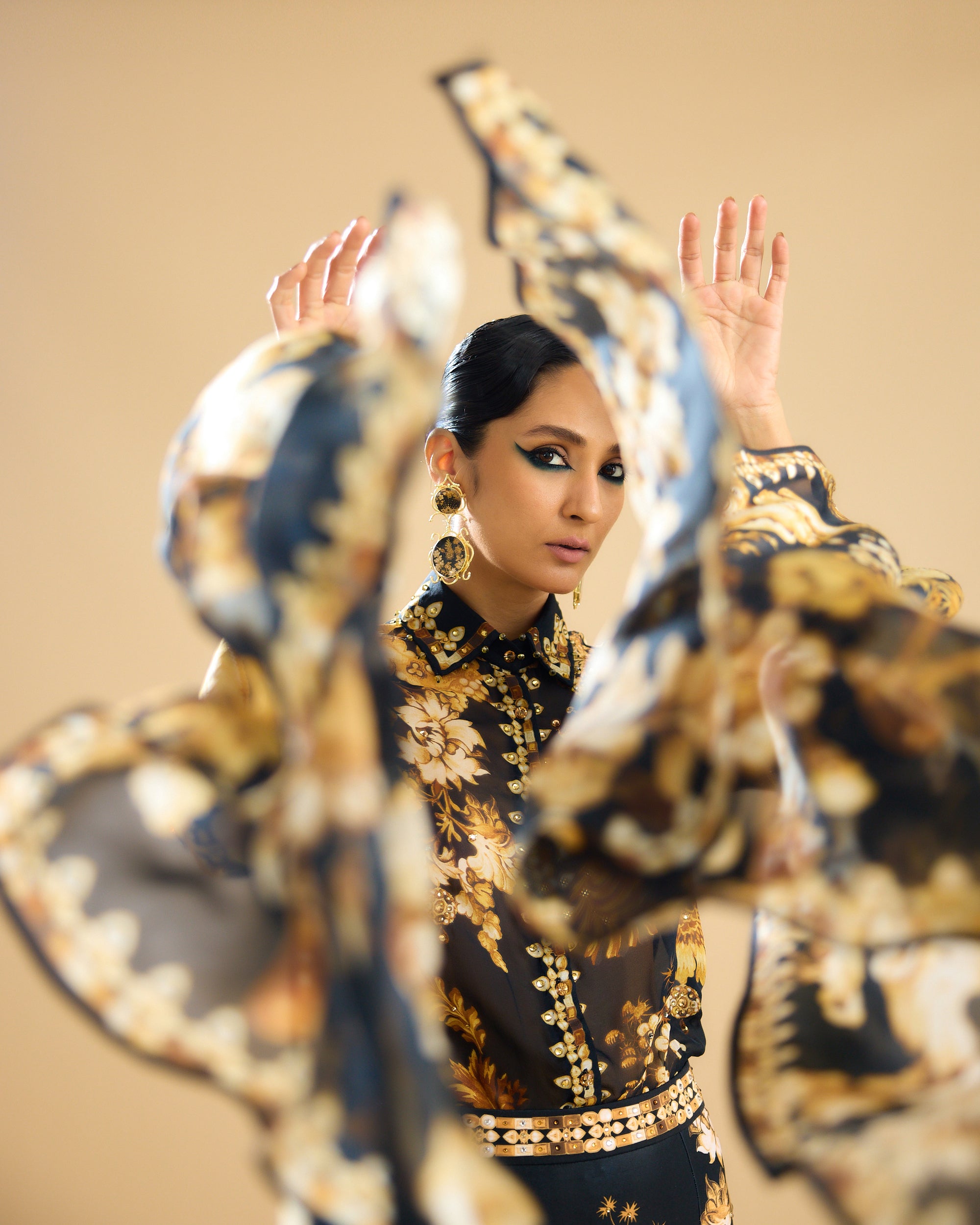 Nizam : Maaya - Black/Gold
