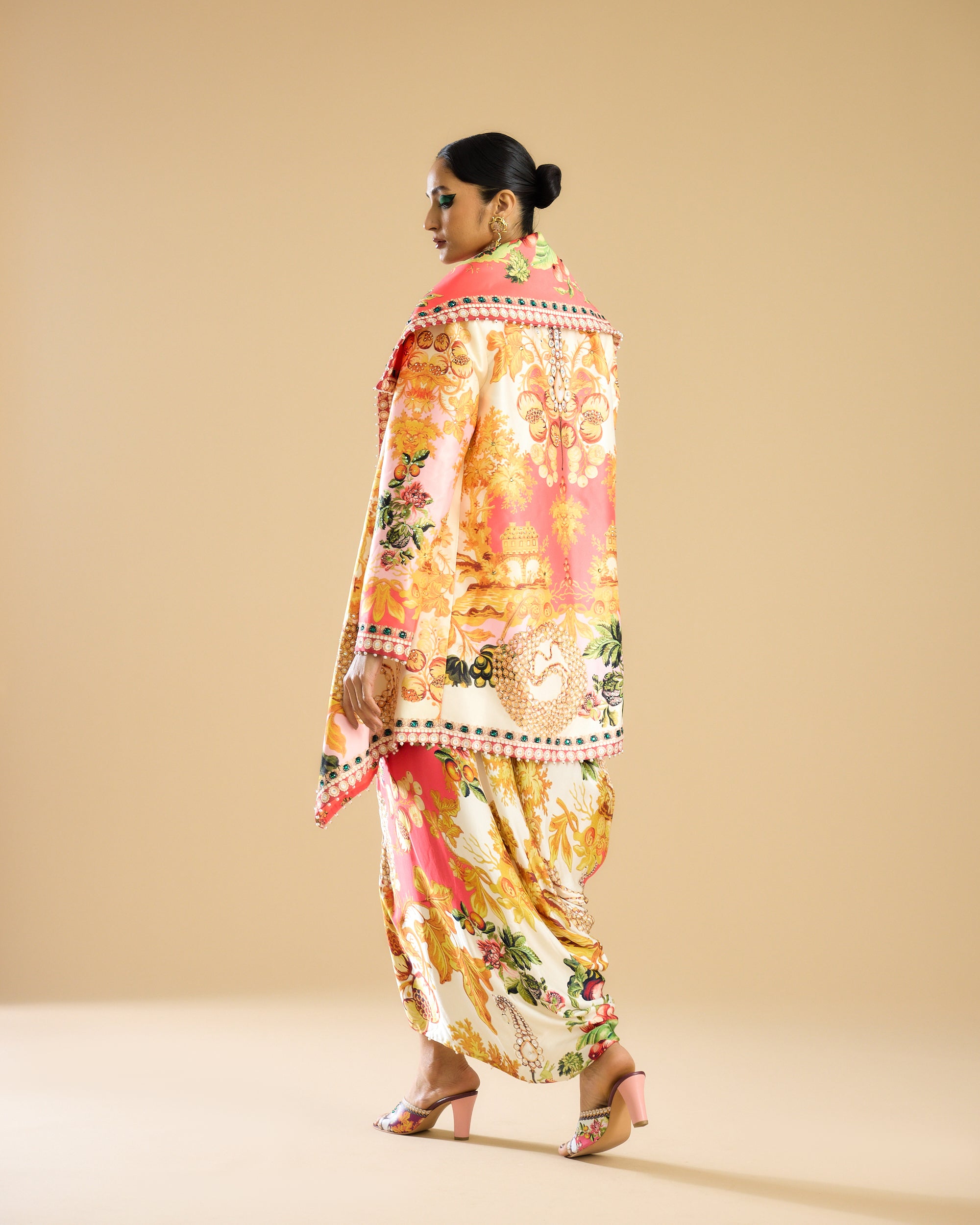 Nizam : Manorma - Ivory/Peach
