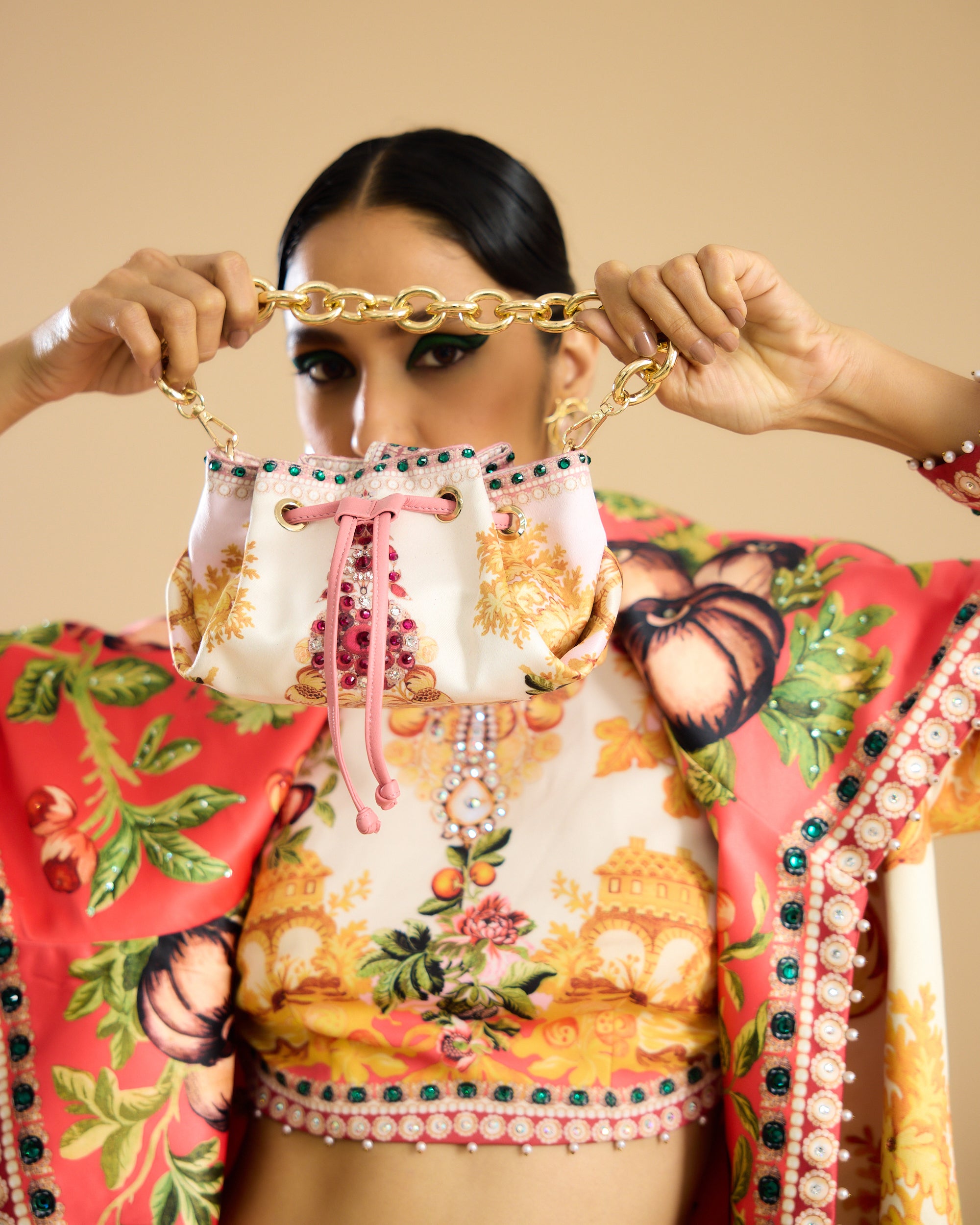Nizam : Manorma - Ivory/Peach