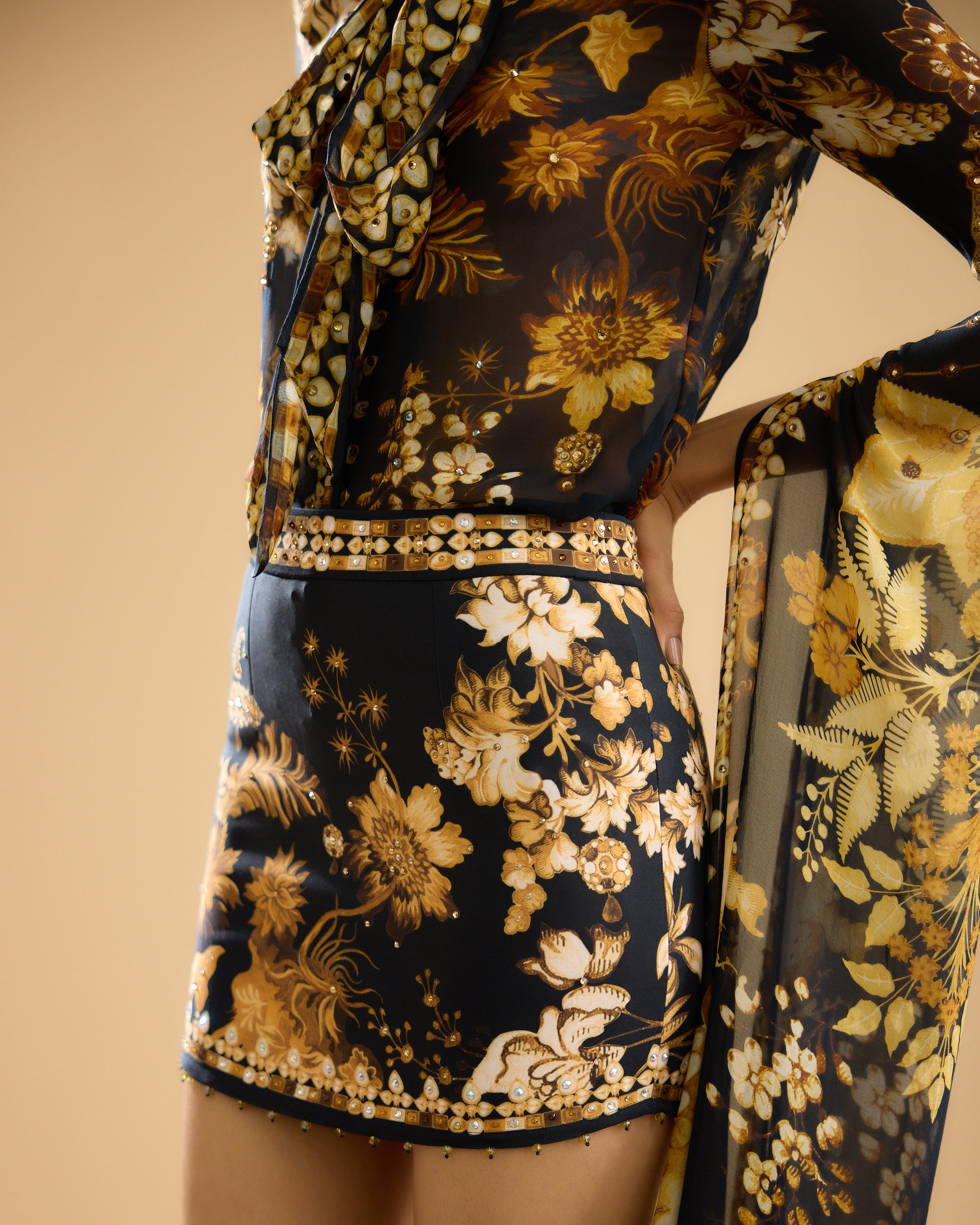 Nizam : Maaya - Black/Gold