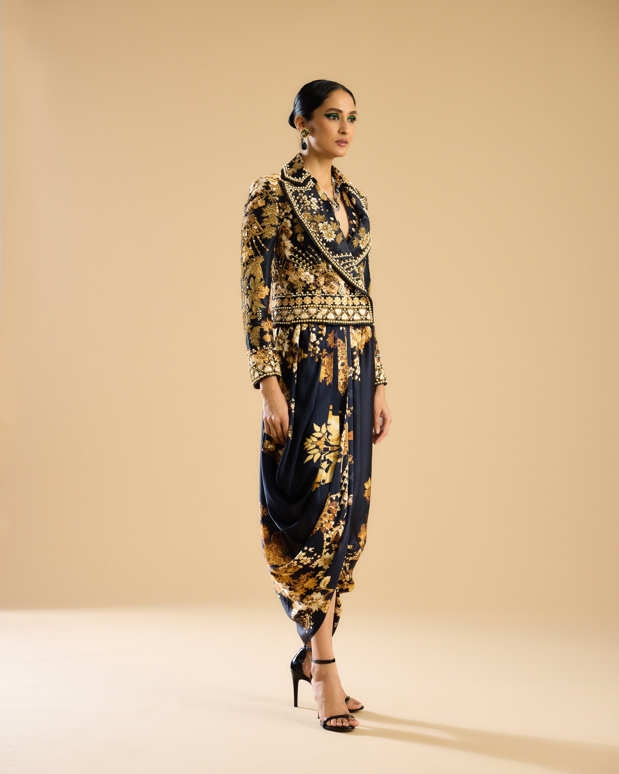 Nizam : Natasha/Chen - Black/Gold