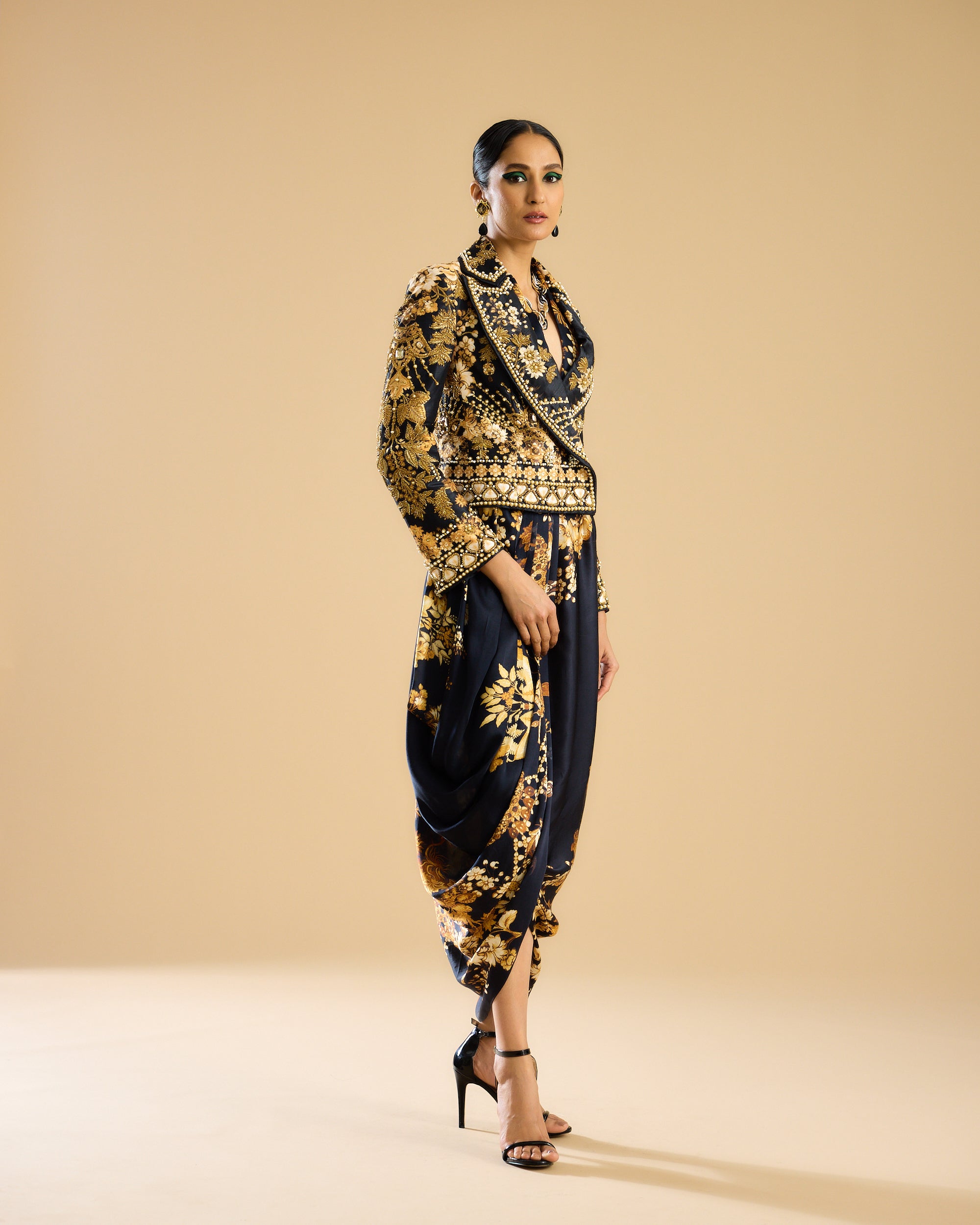 Nizam : Natasha/Chen - Black/Gold