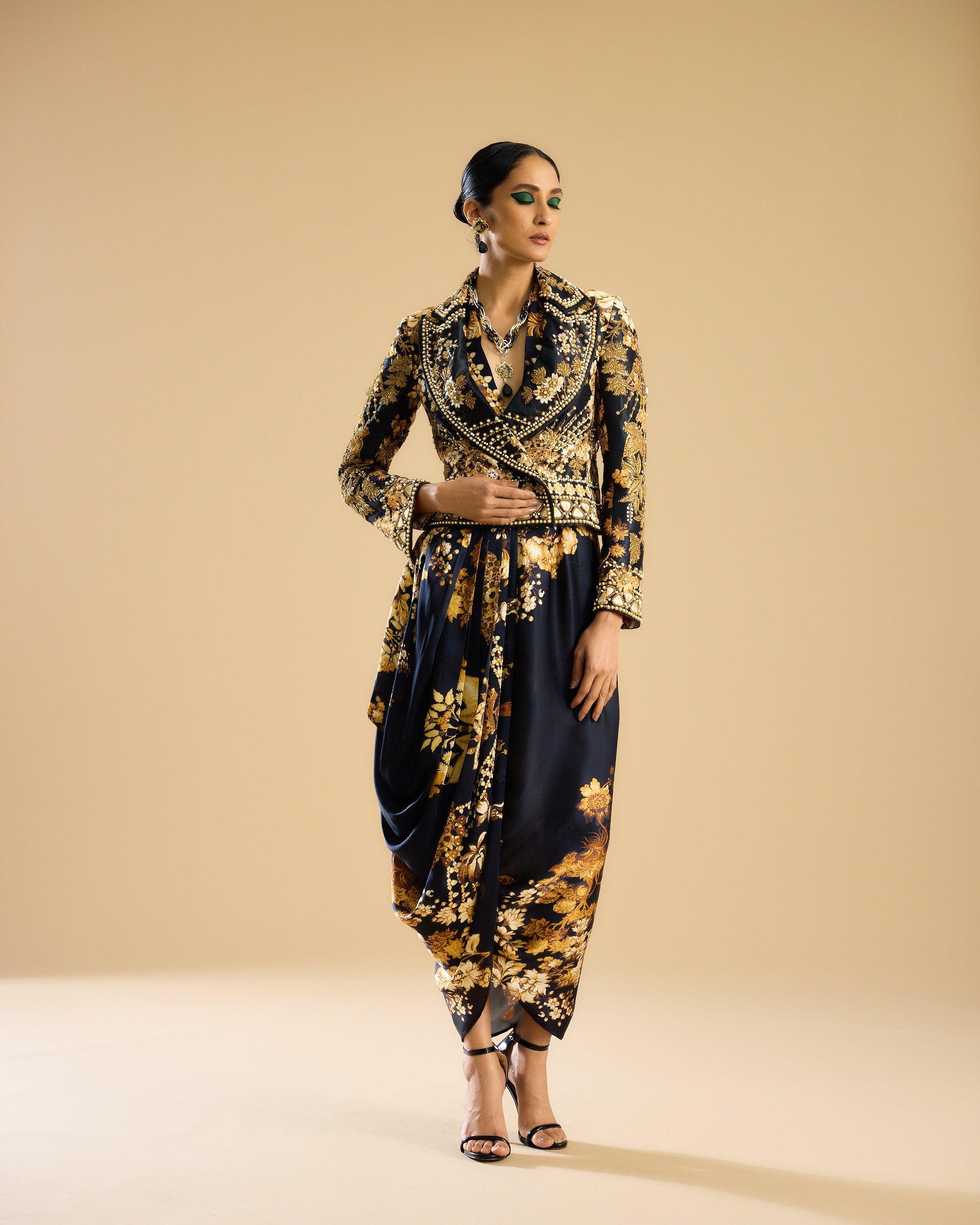 Nizam : Natasha/Chen - Black/Gold