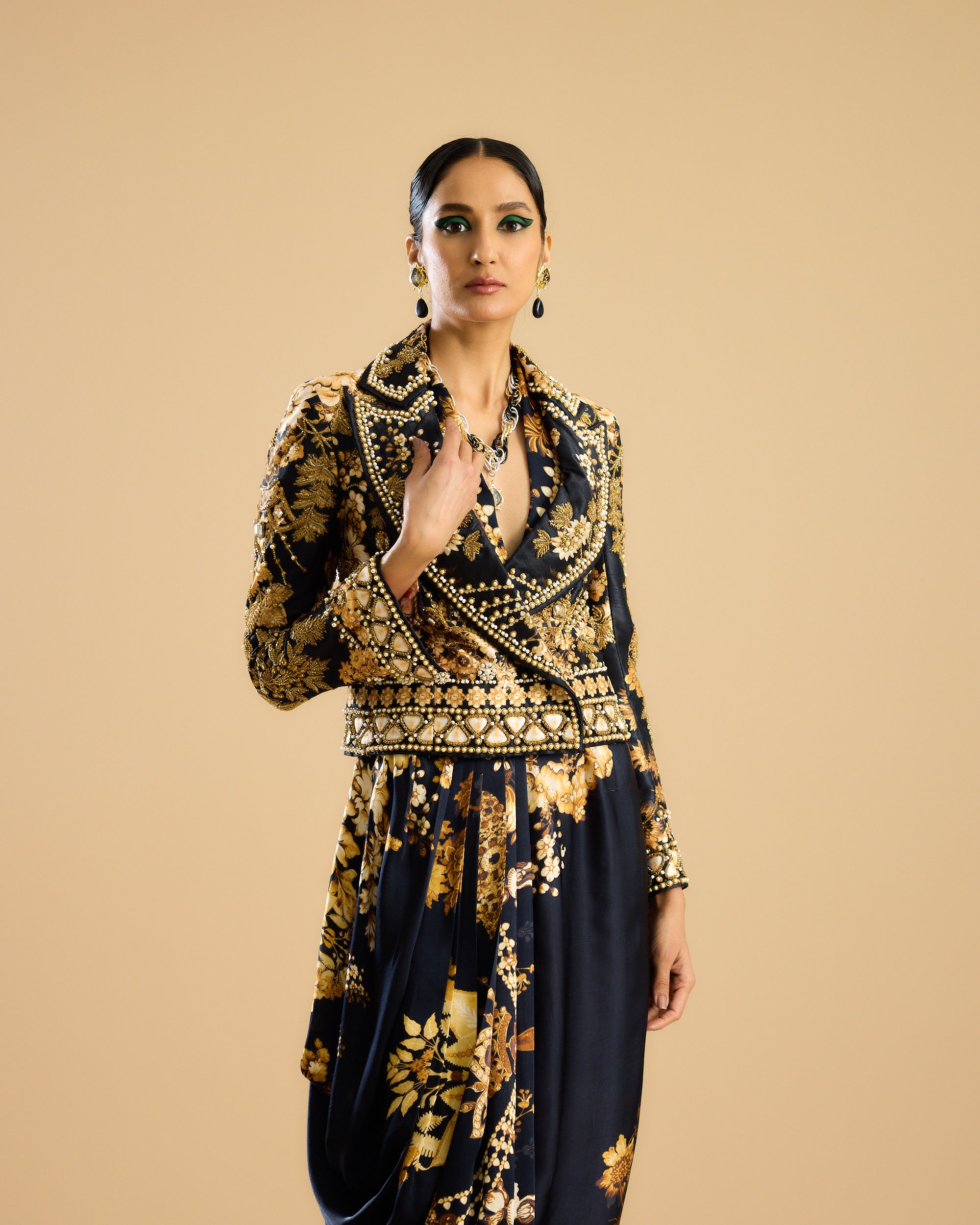 Nizam : Natasha/Chen - Black/Gold