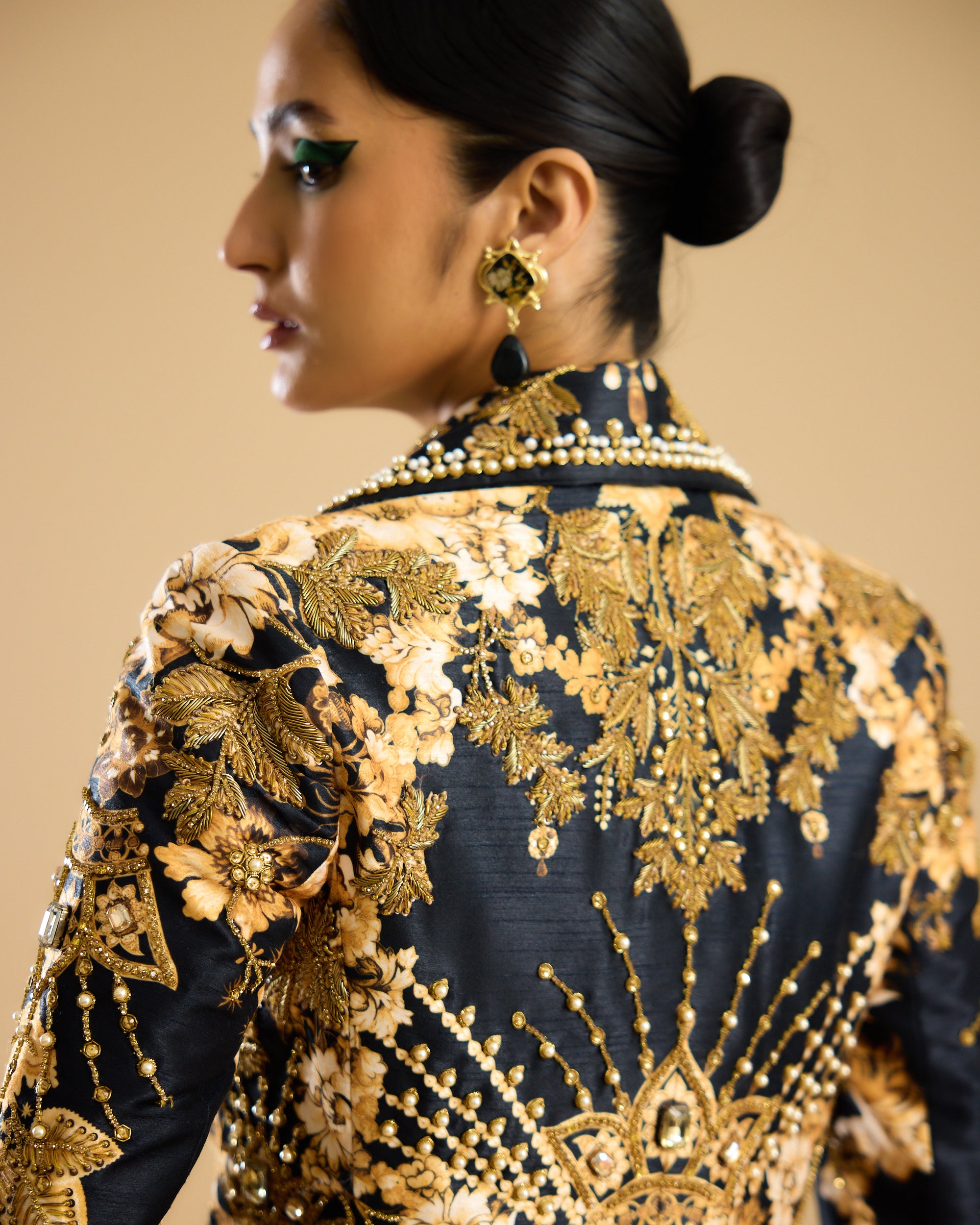 Nizam : Natasha/Chen - Black/Gold