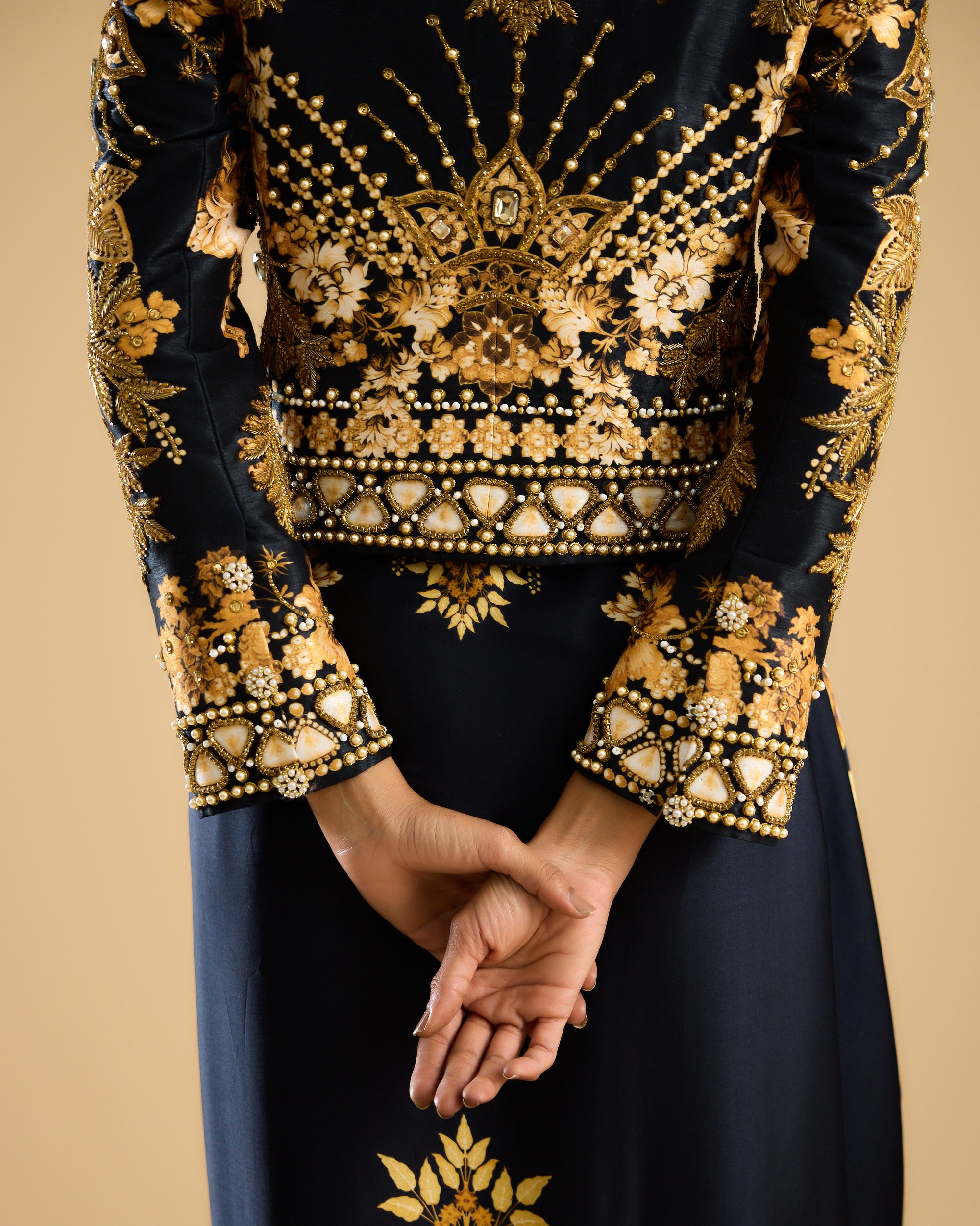 Nizam : Natasha/Chen - Black/Gold