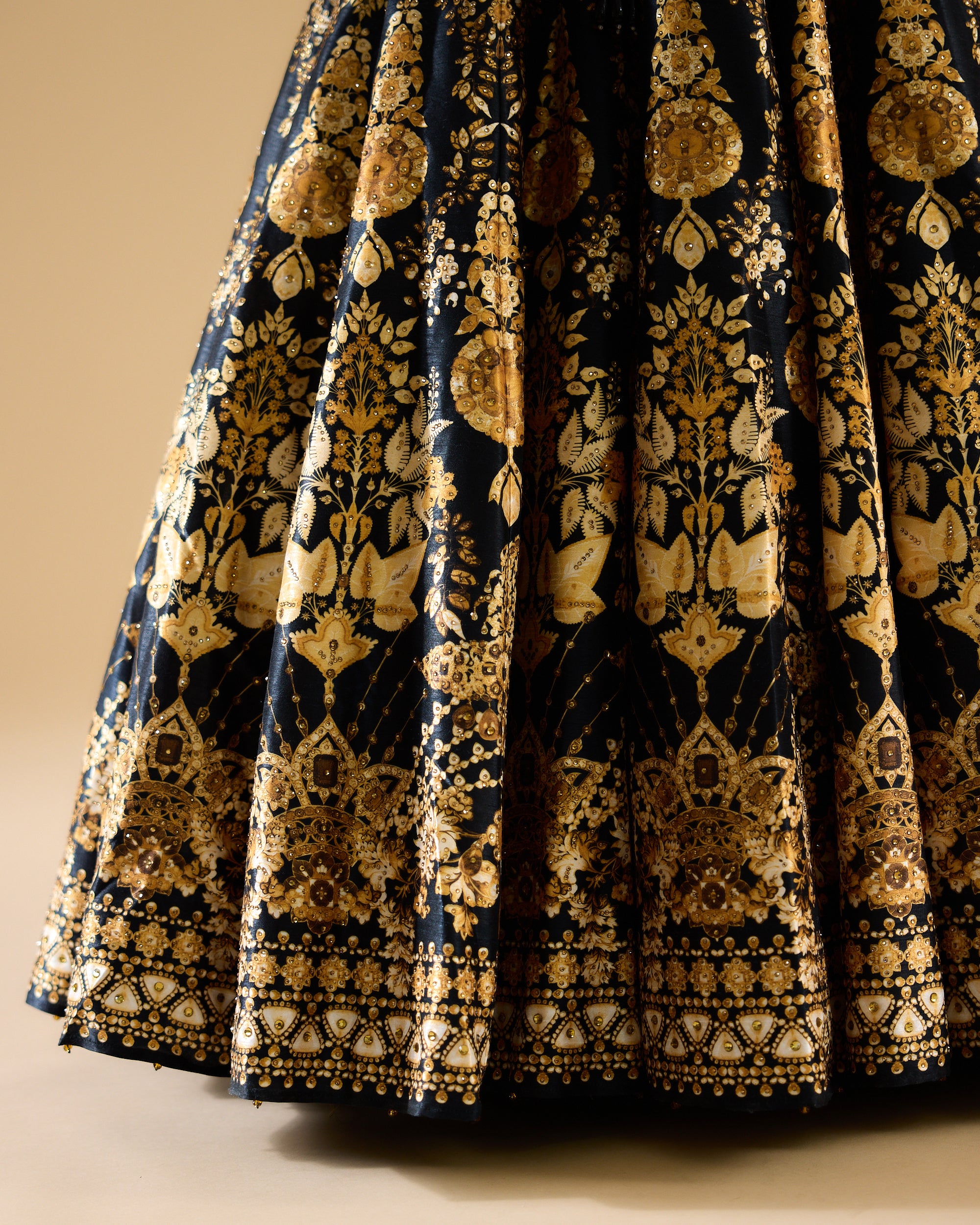 Nizam : Hanoi Leela - Black/Gold