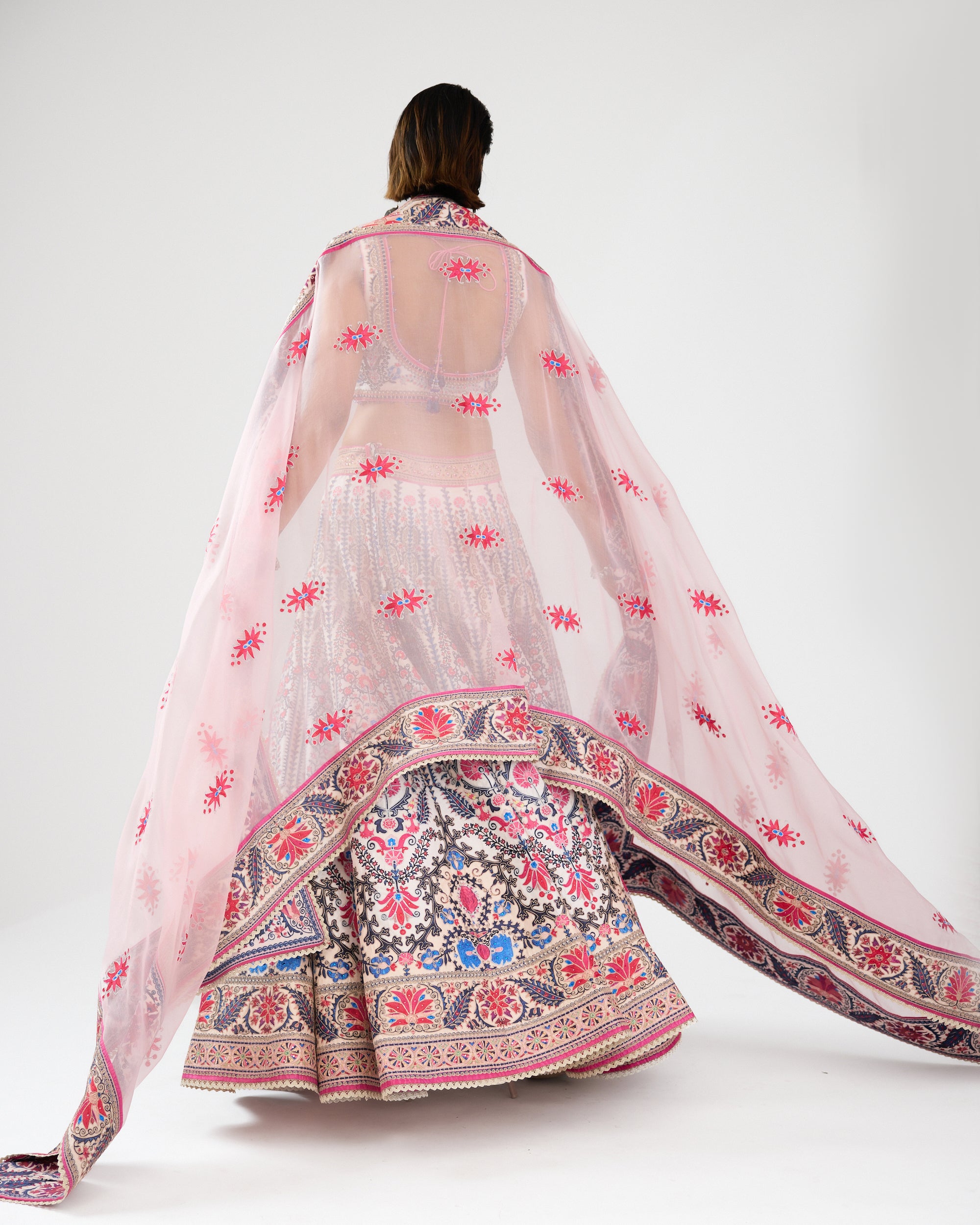 A Bukhara Summer : Leela - Ivory/Pink