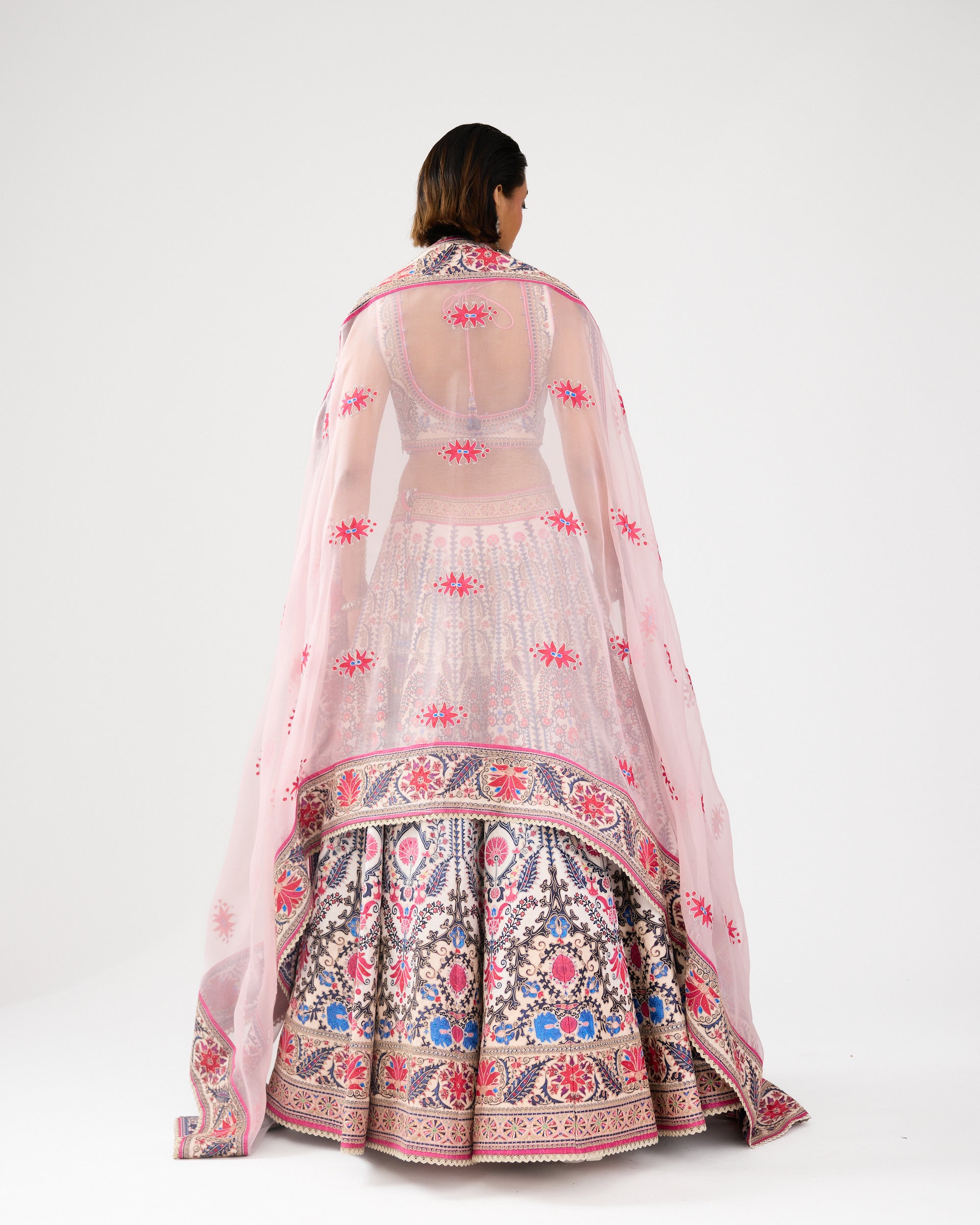 A Bukhara Summer : Leela - Ivory/Pink