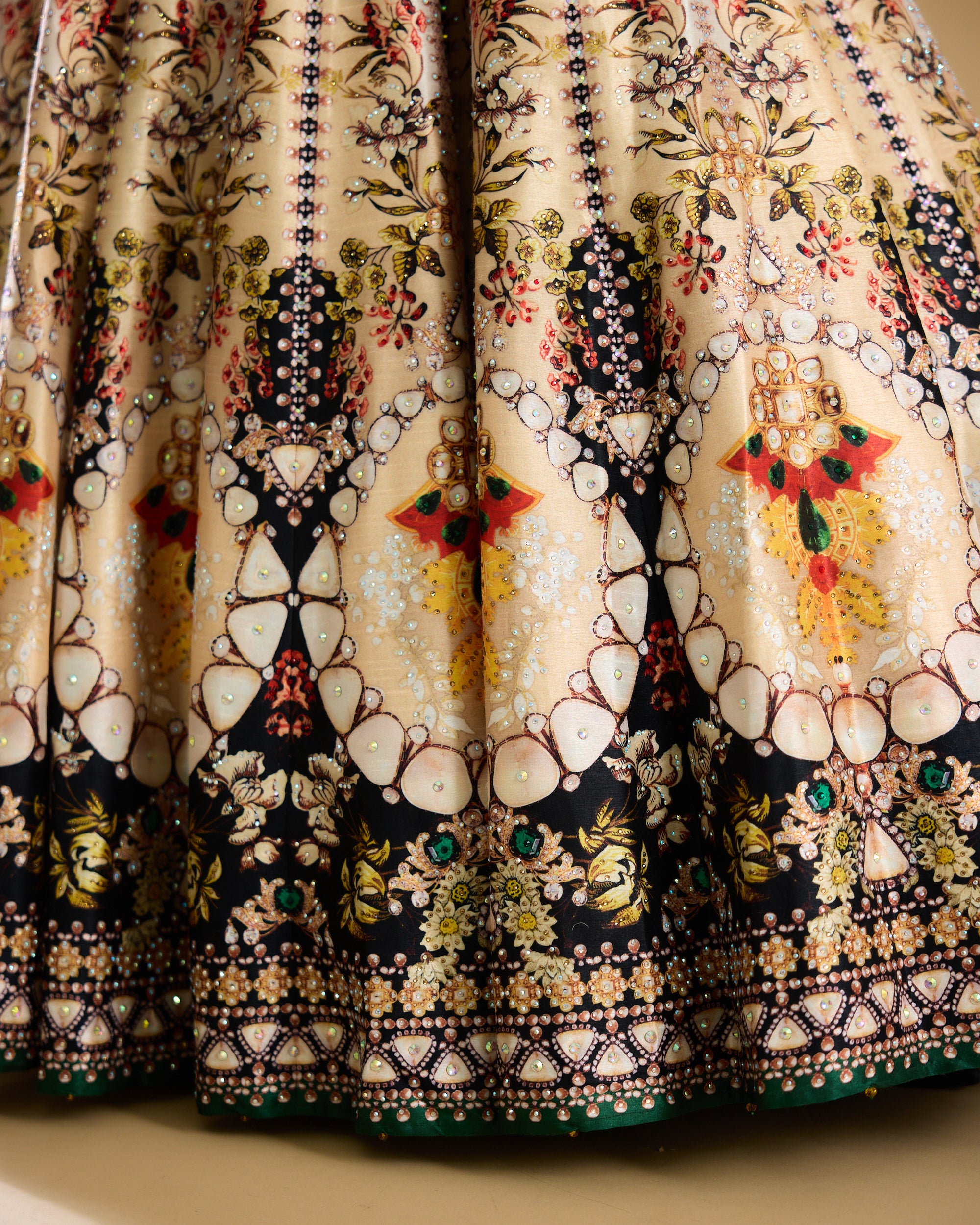 Nizam : Inika Leela - Beige/Multi