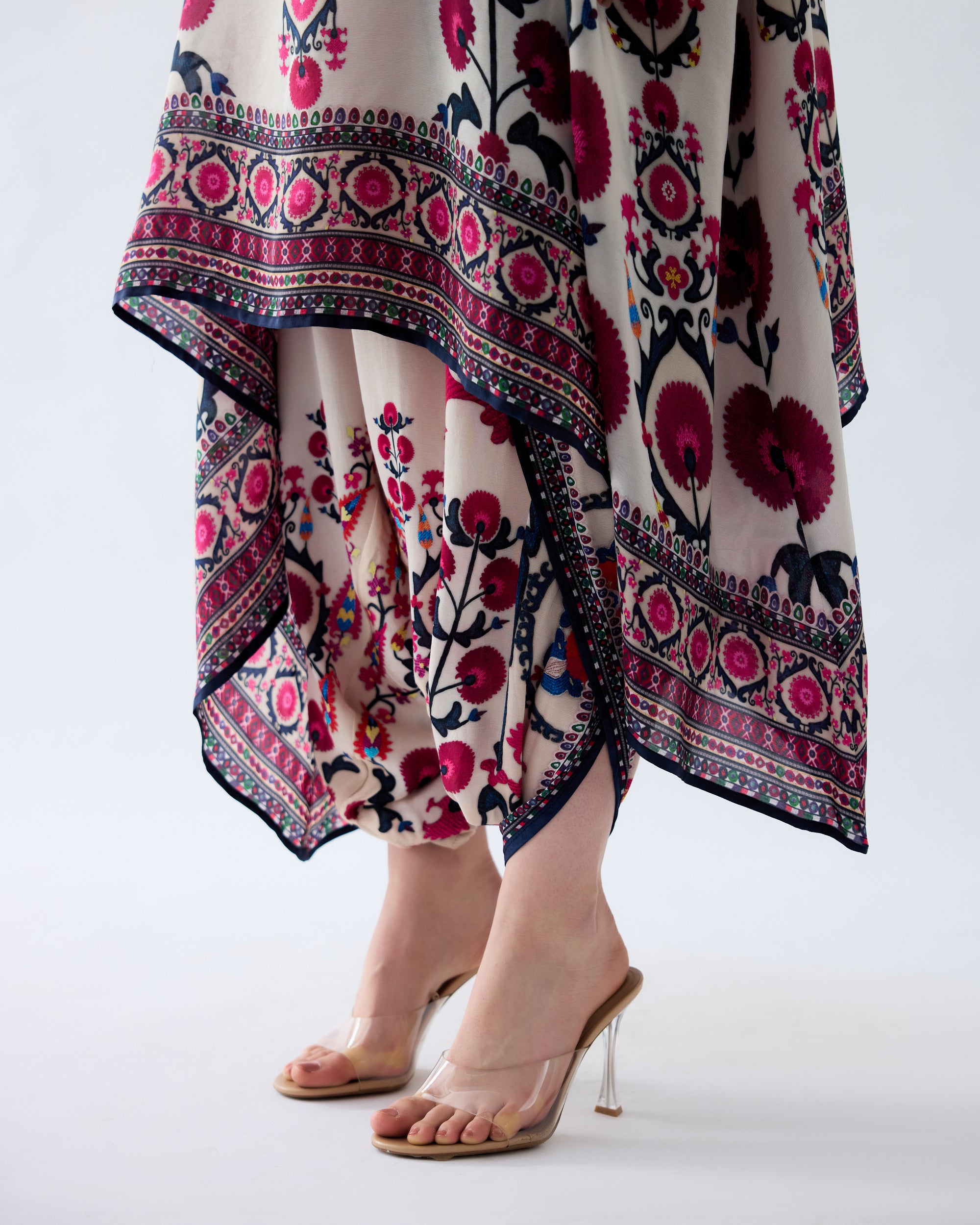 Bukhara : Lavanya/Sonth - Raspberry