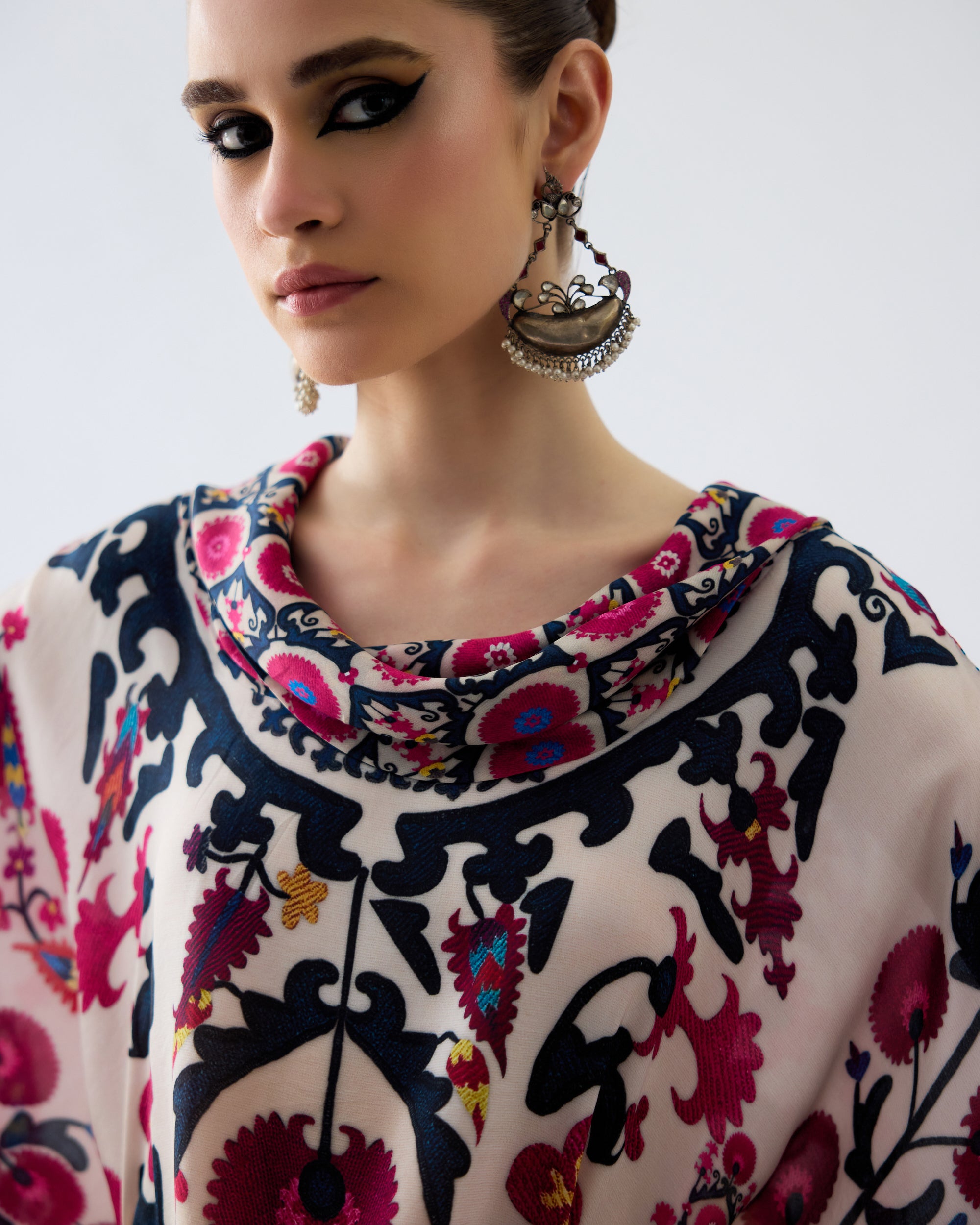 Bukhara : Lavanya/Sonth - Raspberry