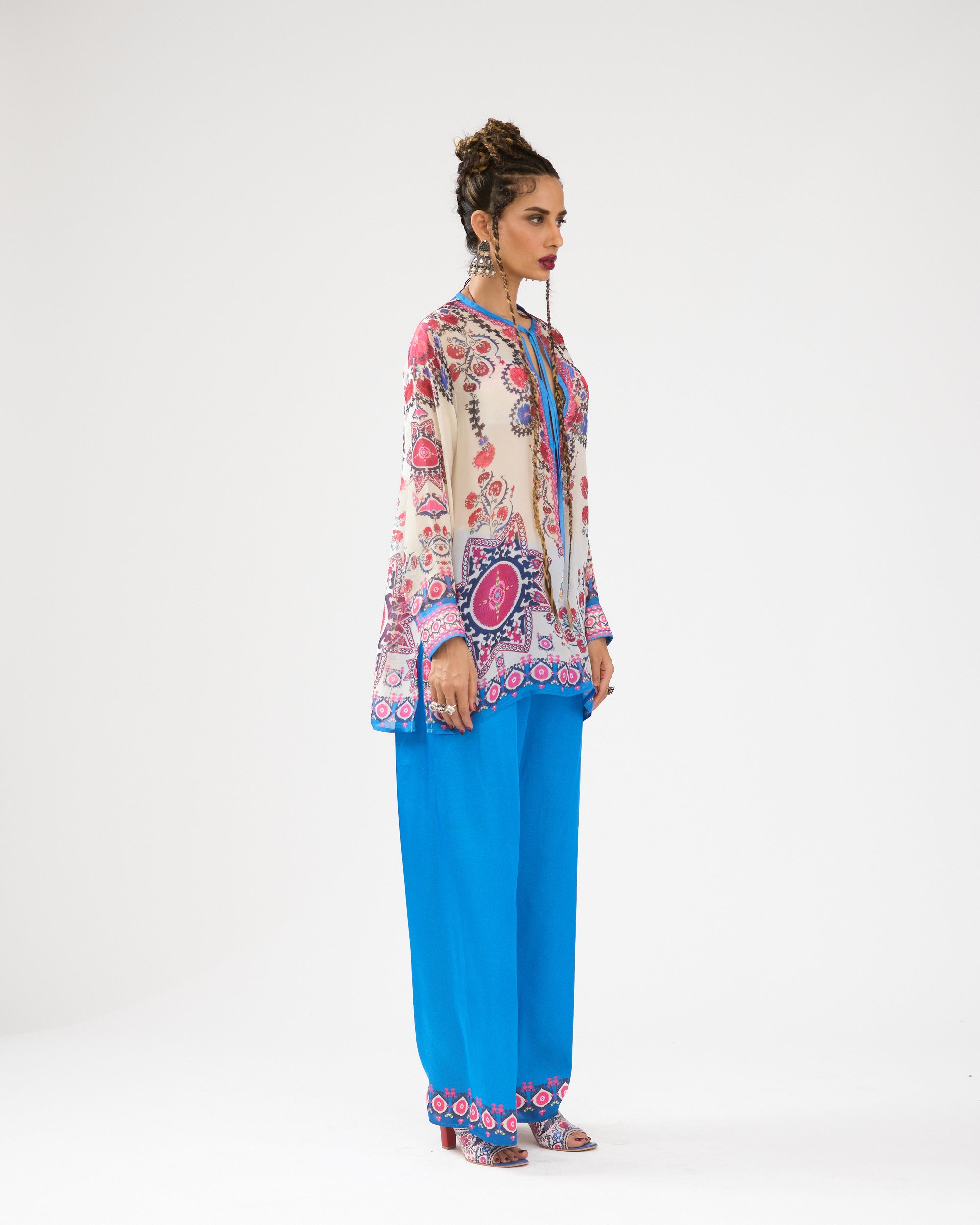 A Bukhara Summer : Noor - Ivory/Blue