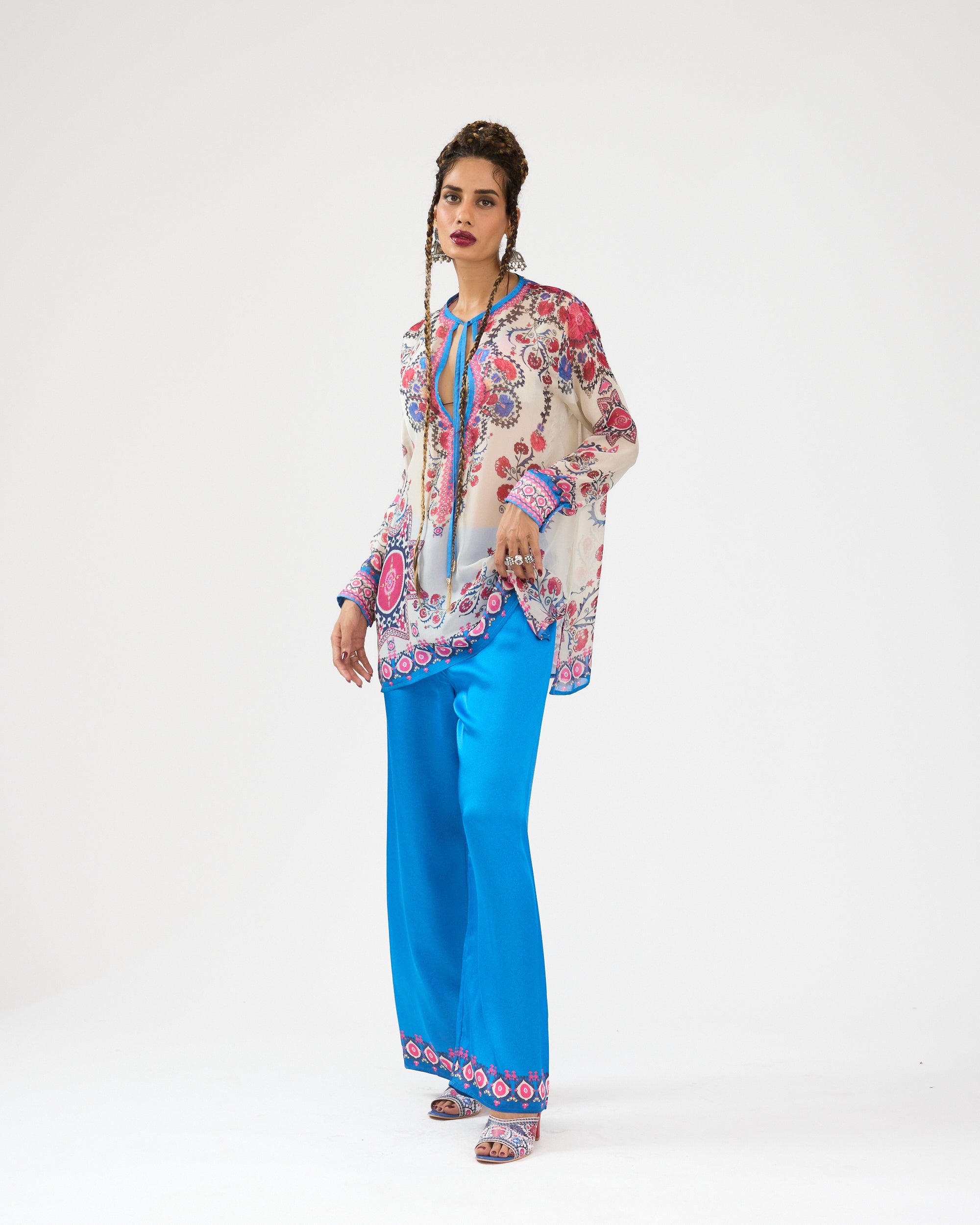 A Bukhara Summer : Noor - Ivory/Blue