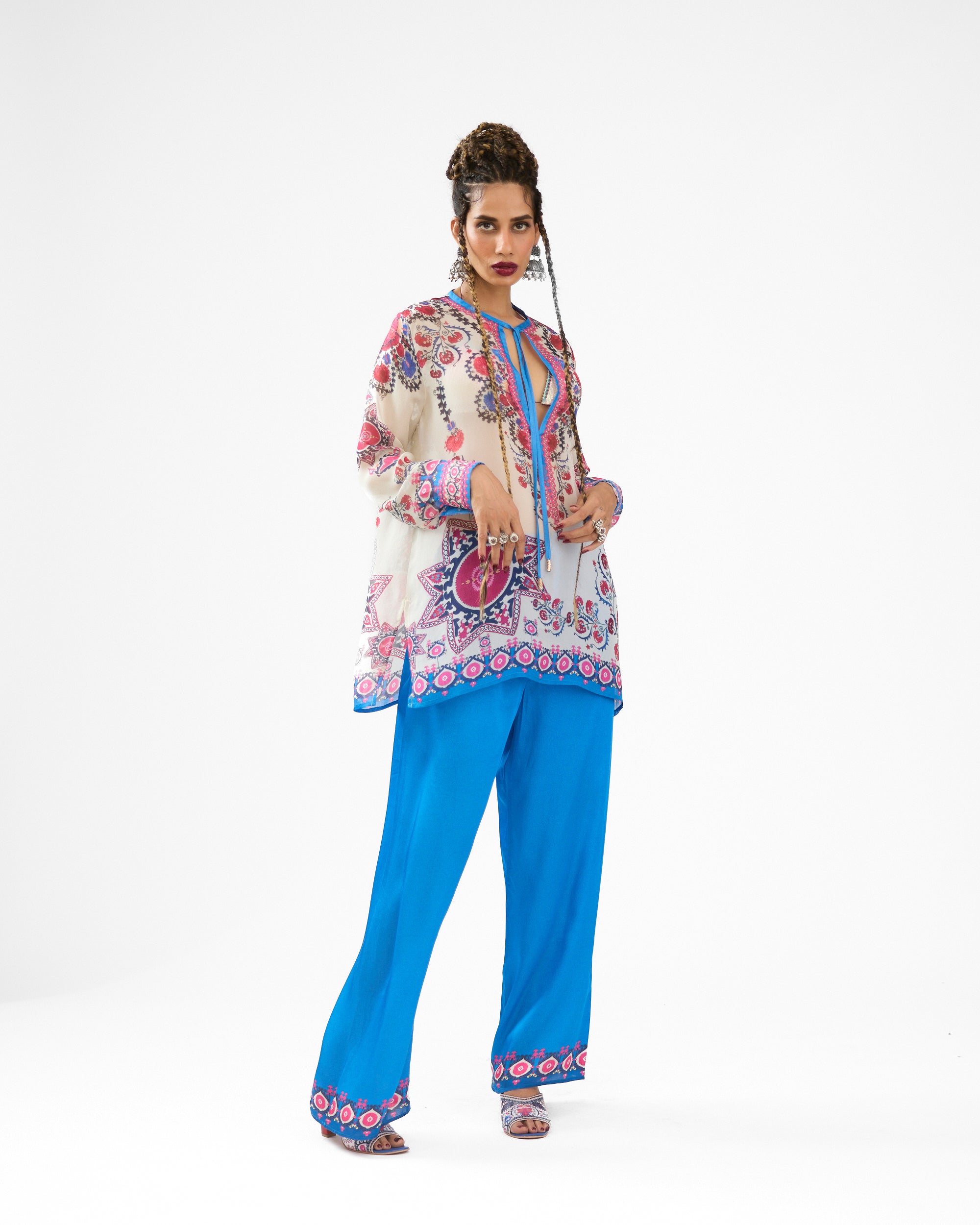 A Bukhara Summer : Noor - Ivory/Blue