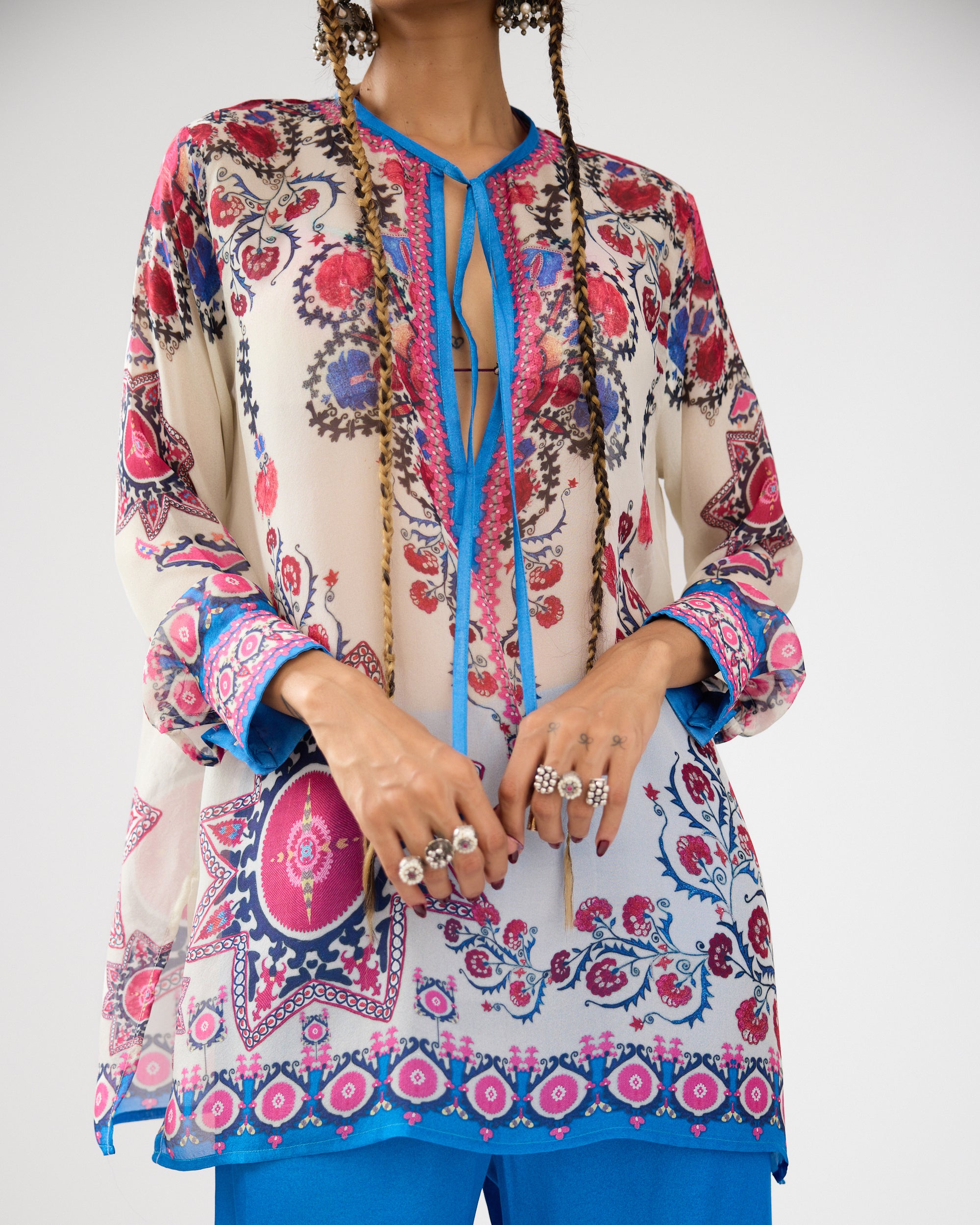A Bukhara Summer : Noor - Ivory/Blue