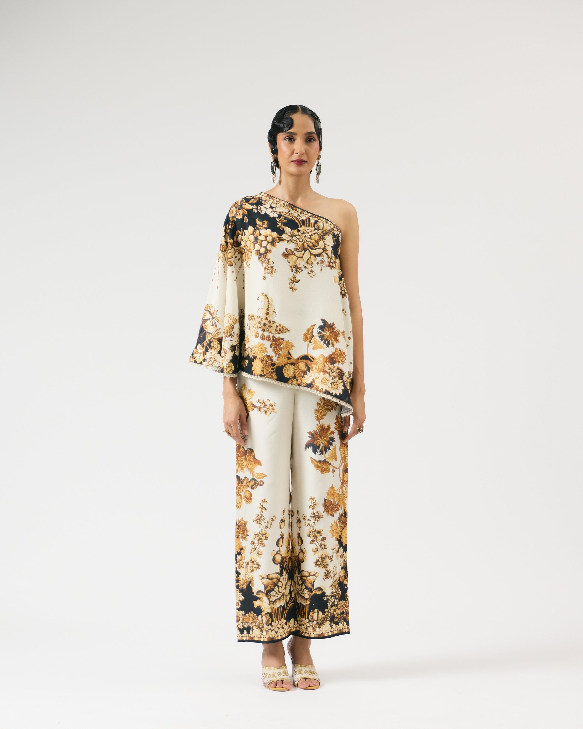 Nizam : Azam - Ivory/Black