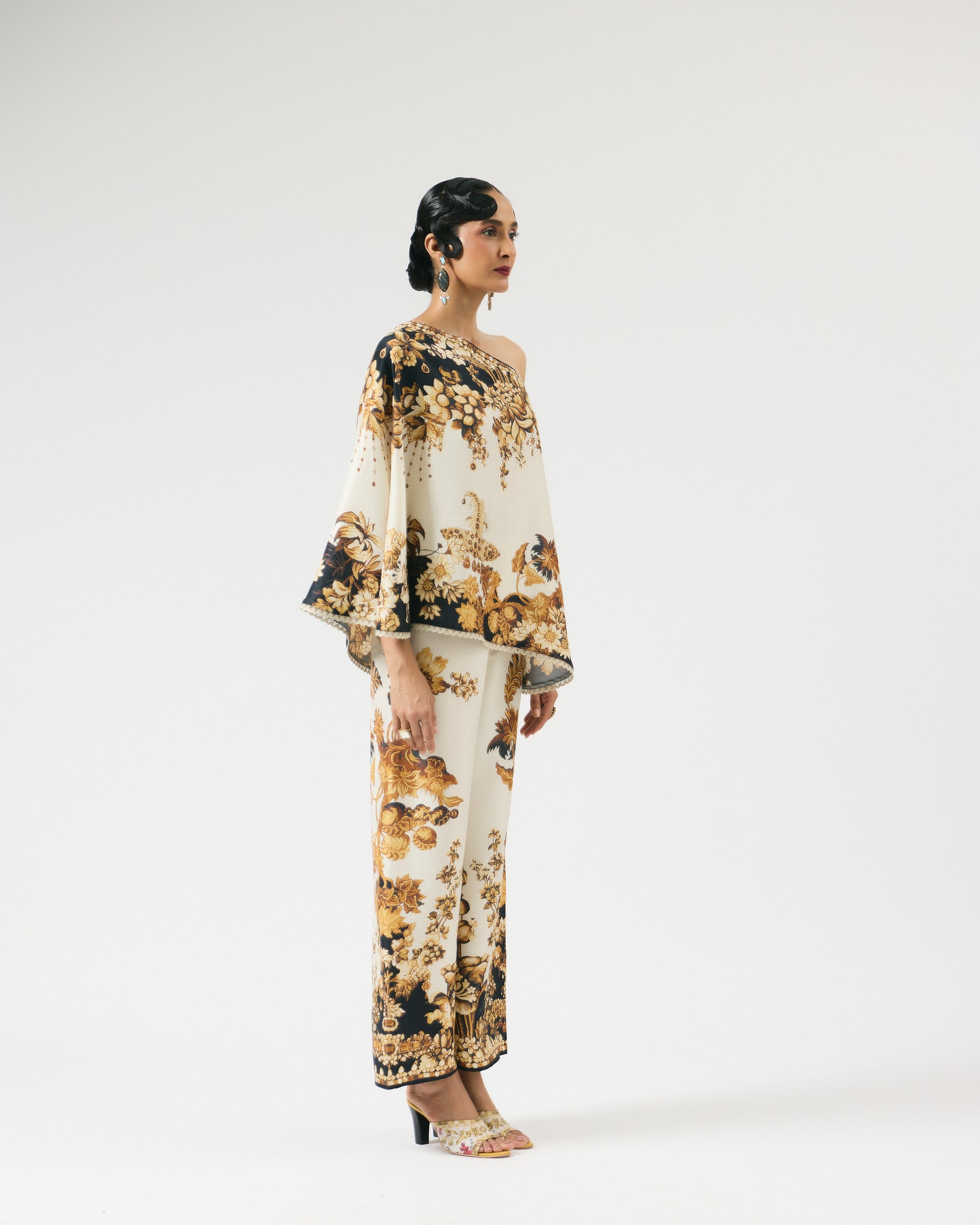 Nizam : Azam - Ivory/Black
