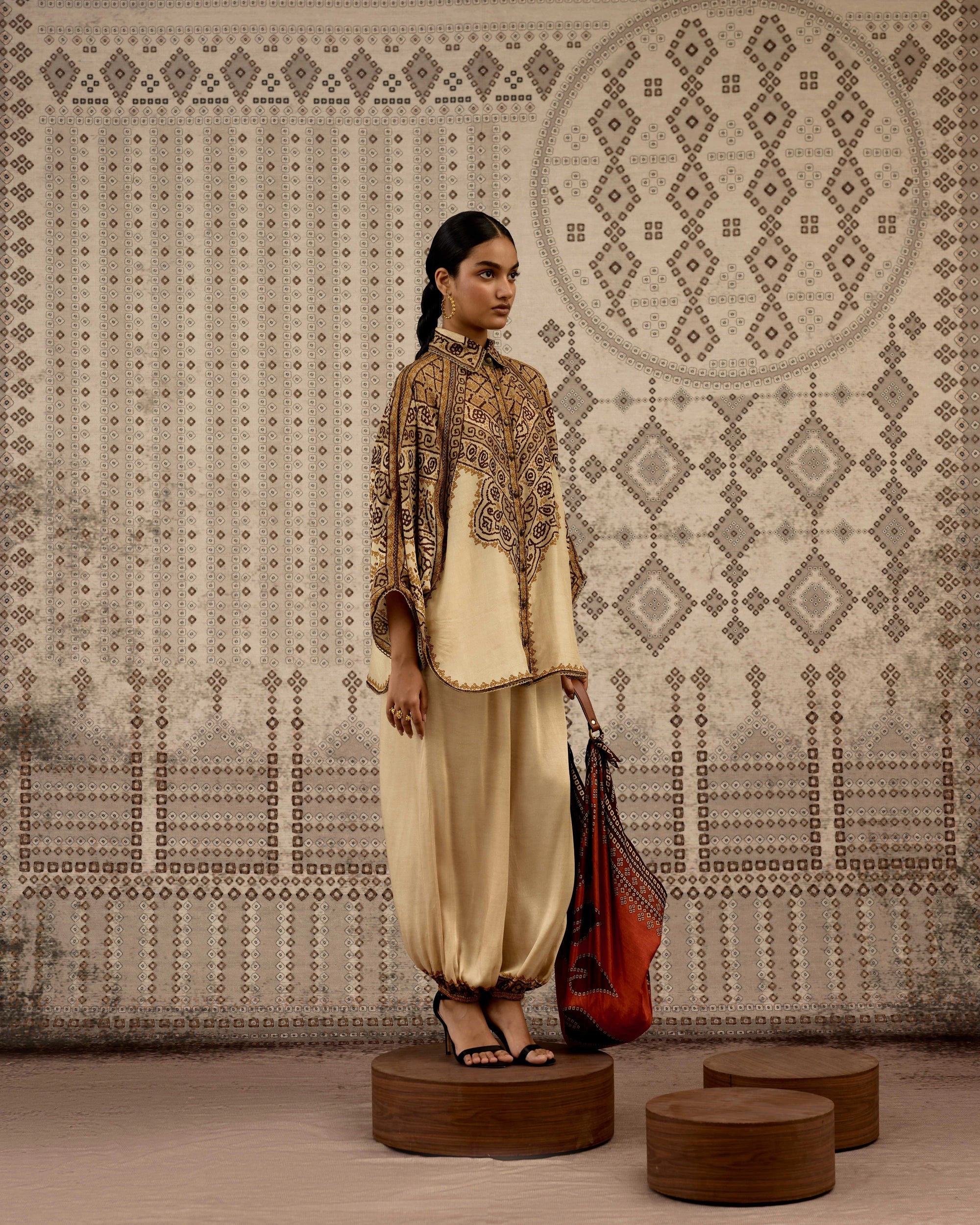BANDHEJ : Denise