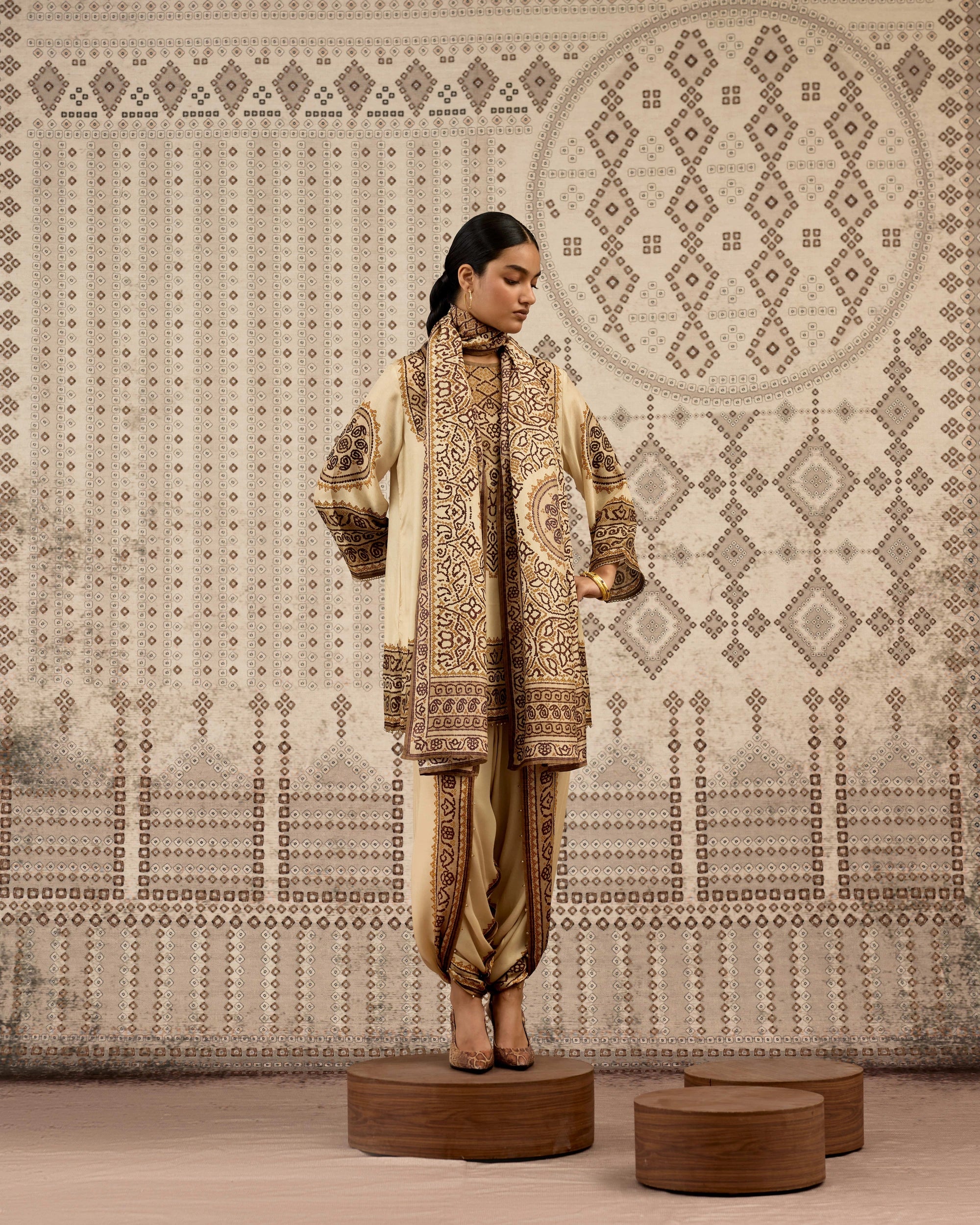 BANDHEJ : Resham