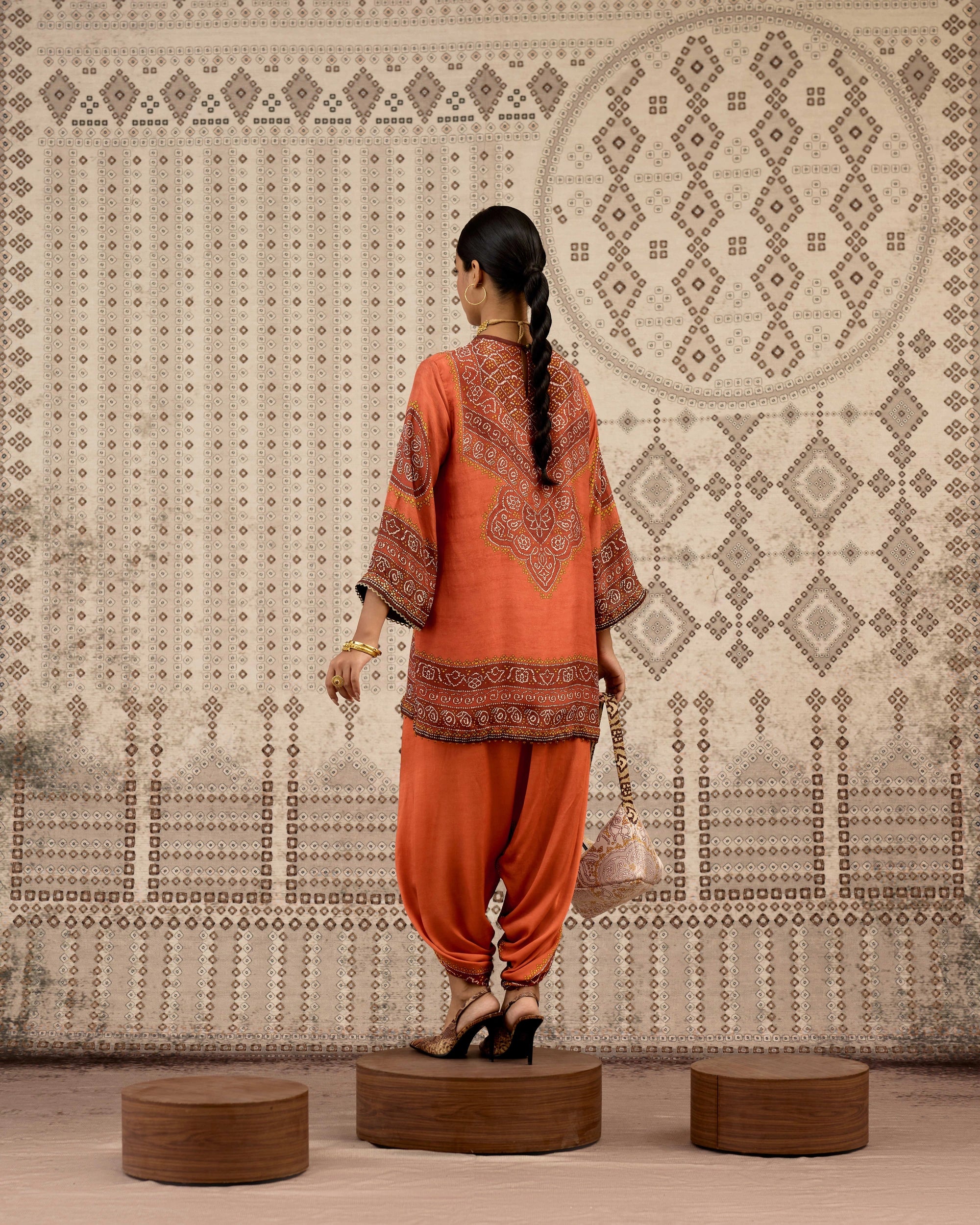BANDHEJ : Resham