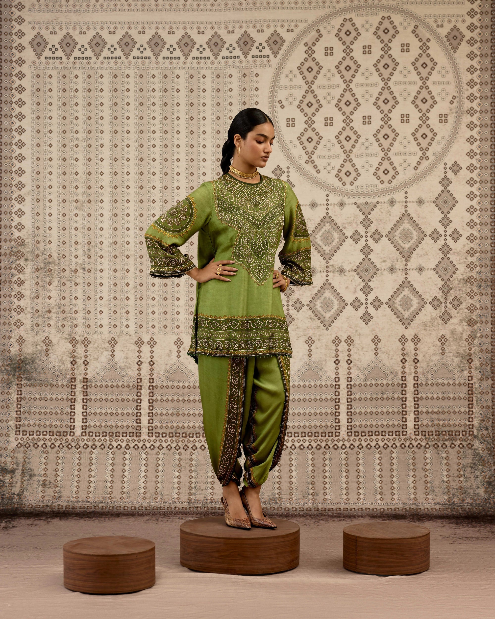 BANDHEJ : Resham