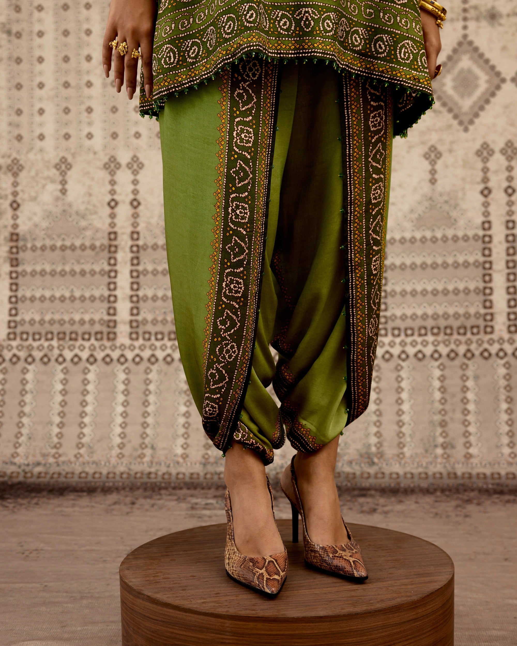BANDHEJ : Resham