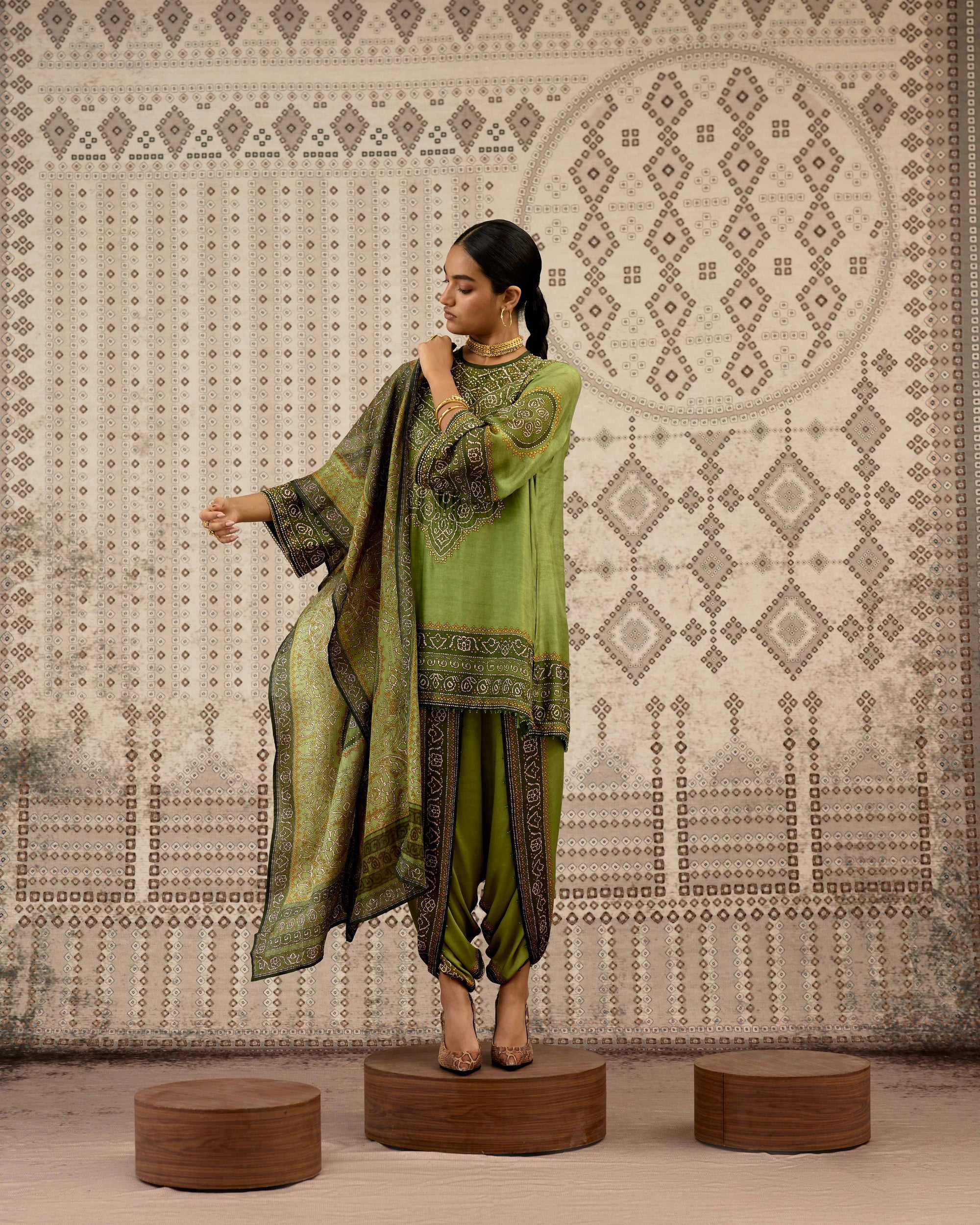 BANDHEJ : Resham