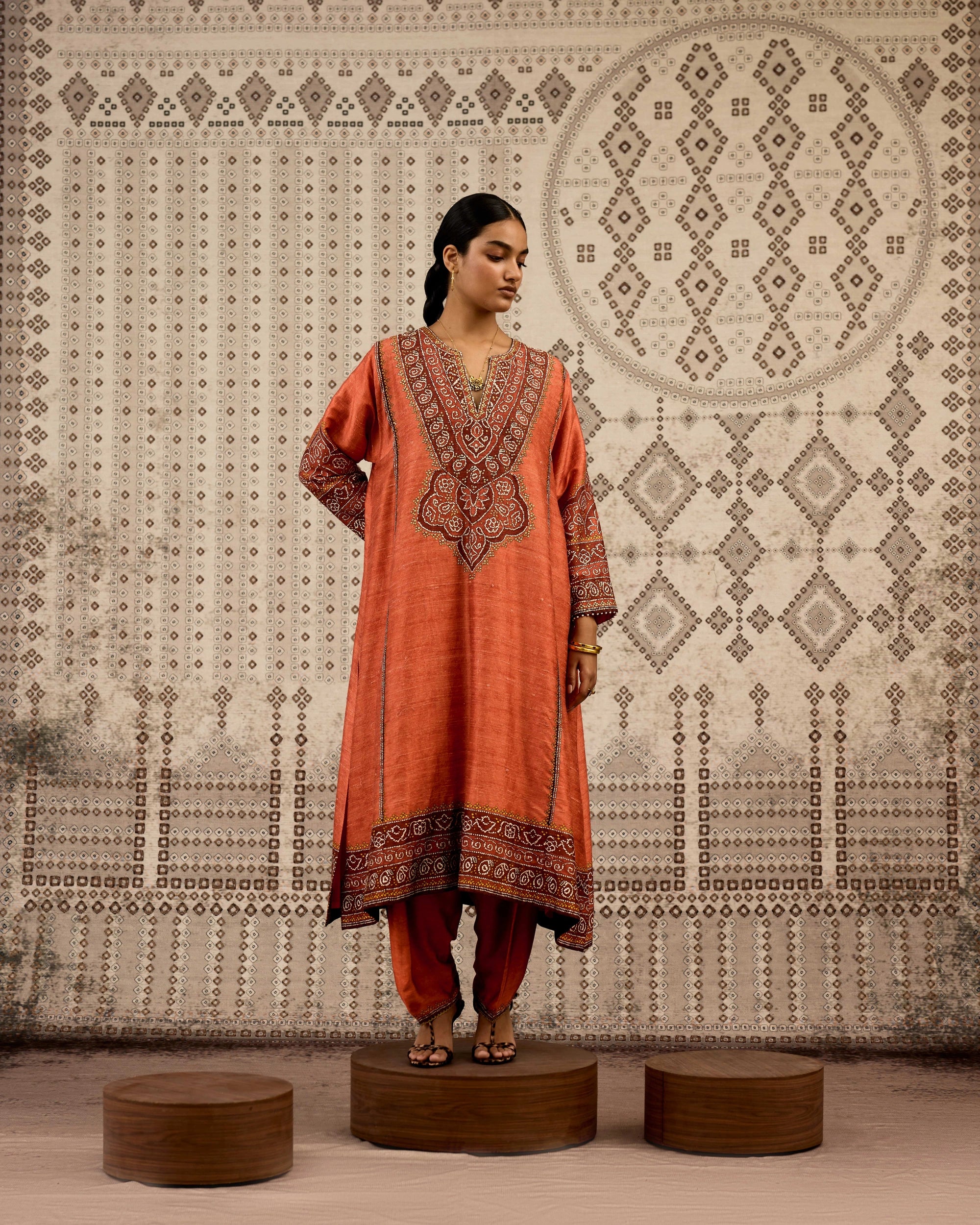 BANDHEJ : Amrapali